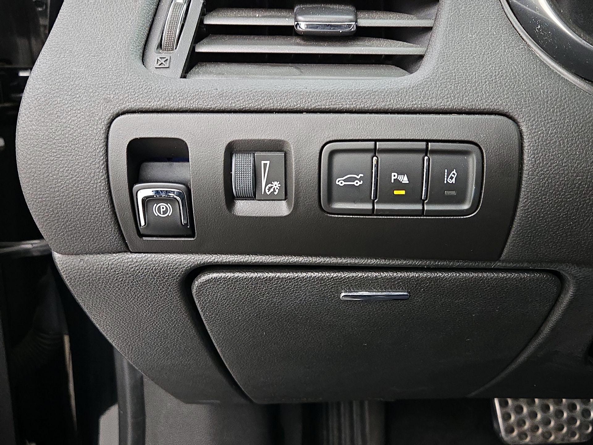 Thumbnail: 2016 Chevrolet Impala - 13