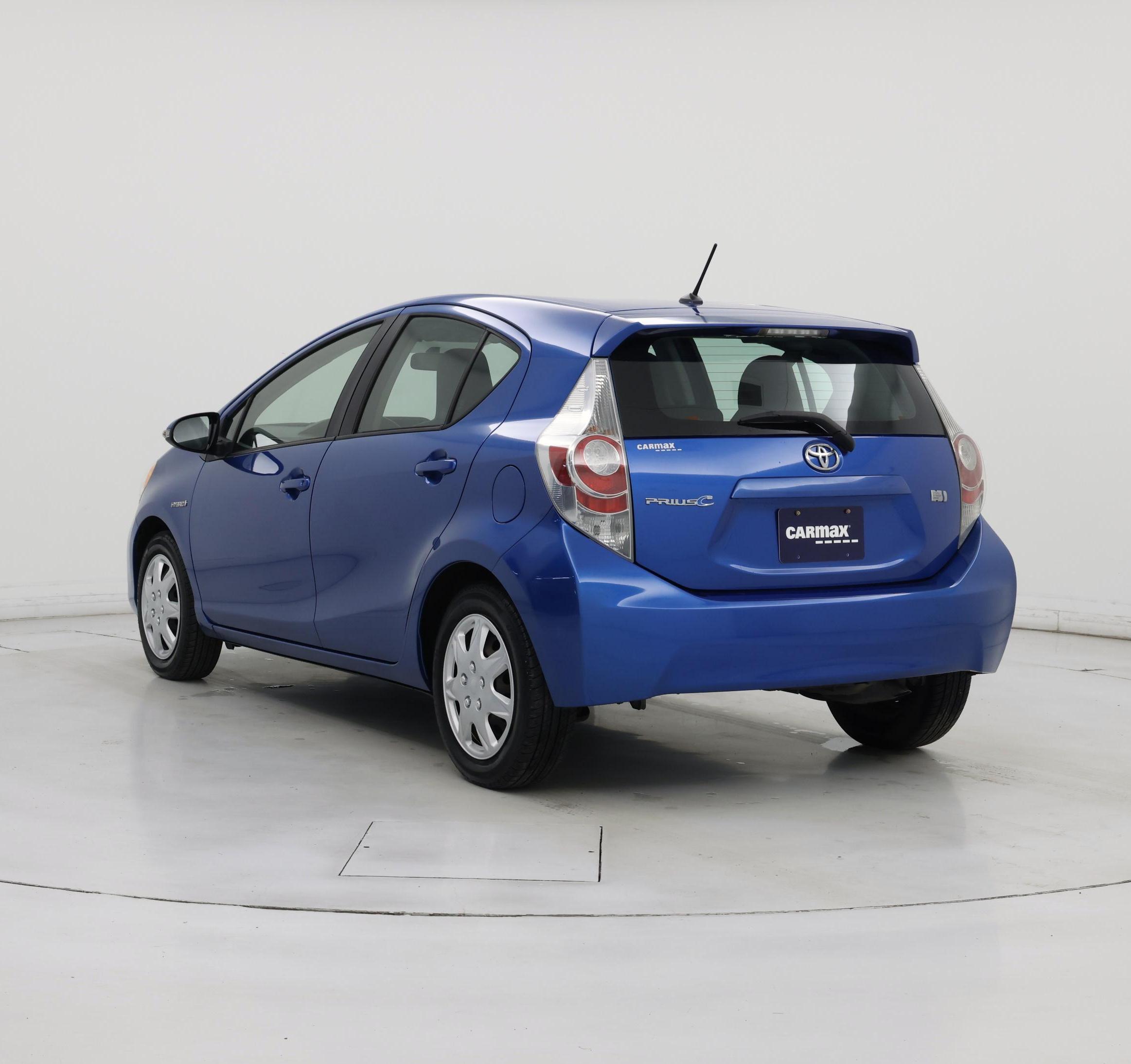 Thumbnail: 2014 Toyota Prius c - 2