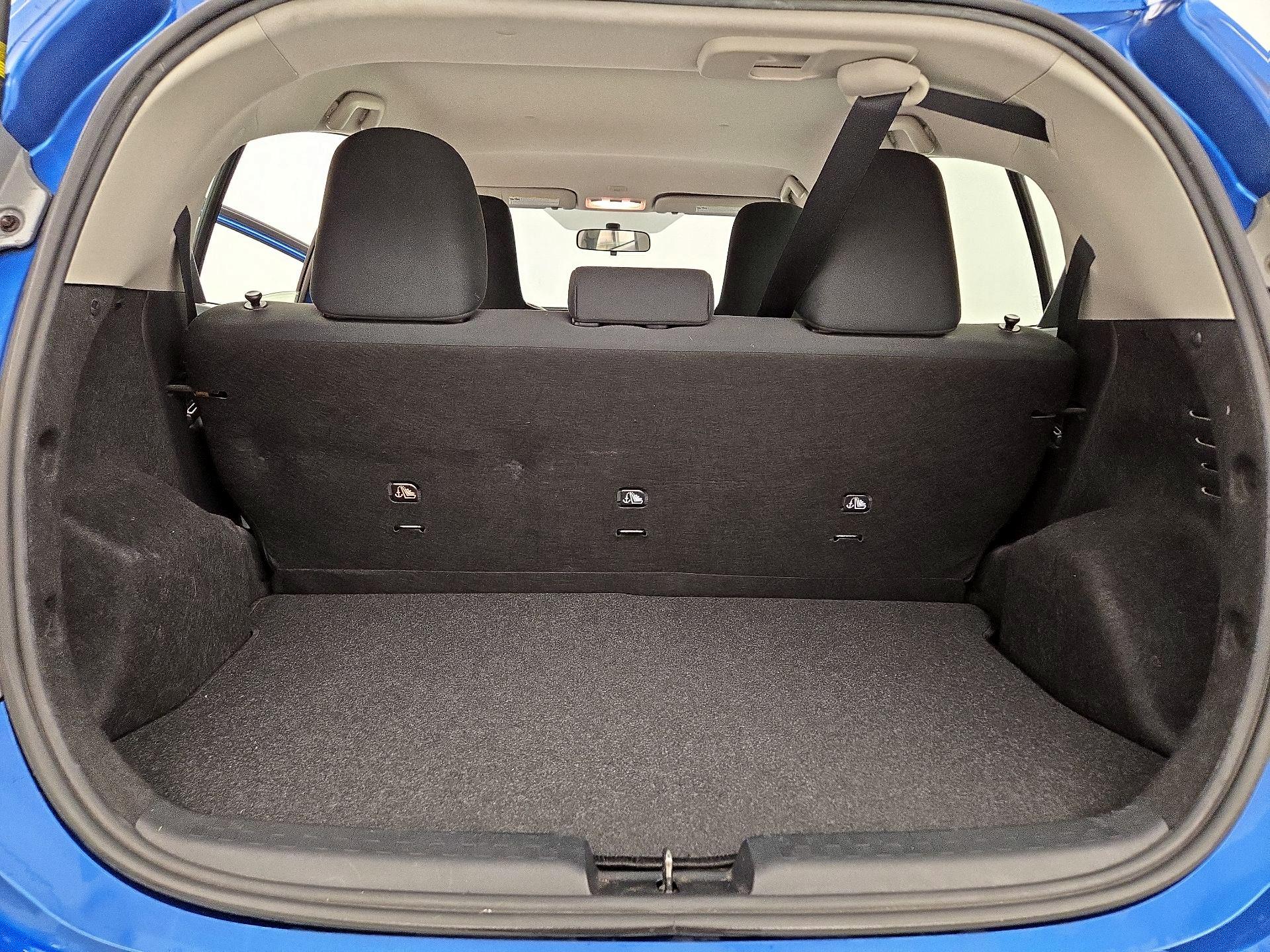 Thumbnail: 2014 Toyota Prius c - 19