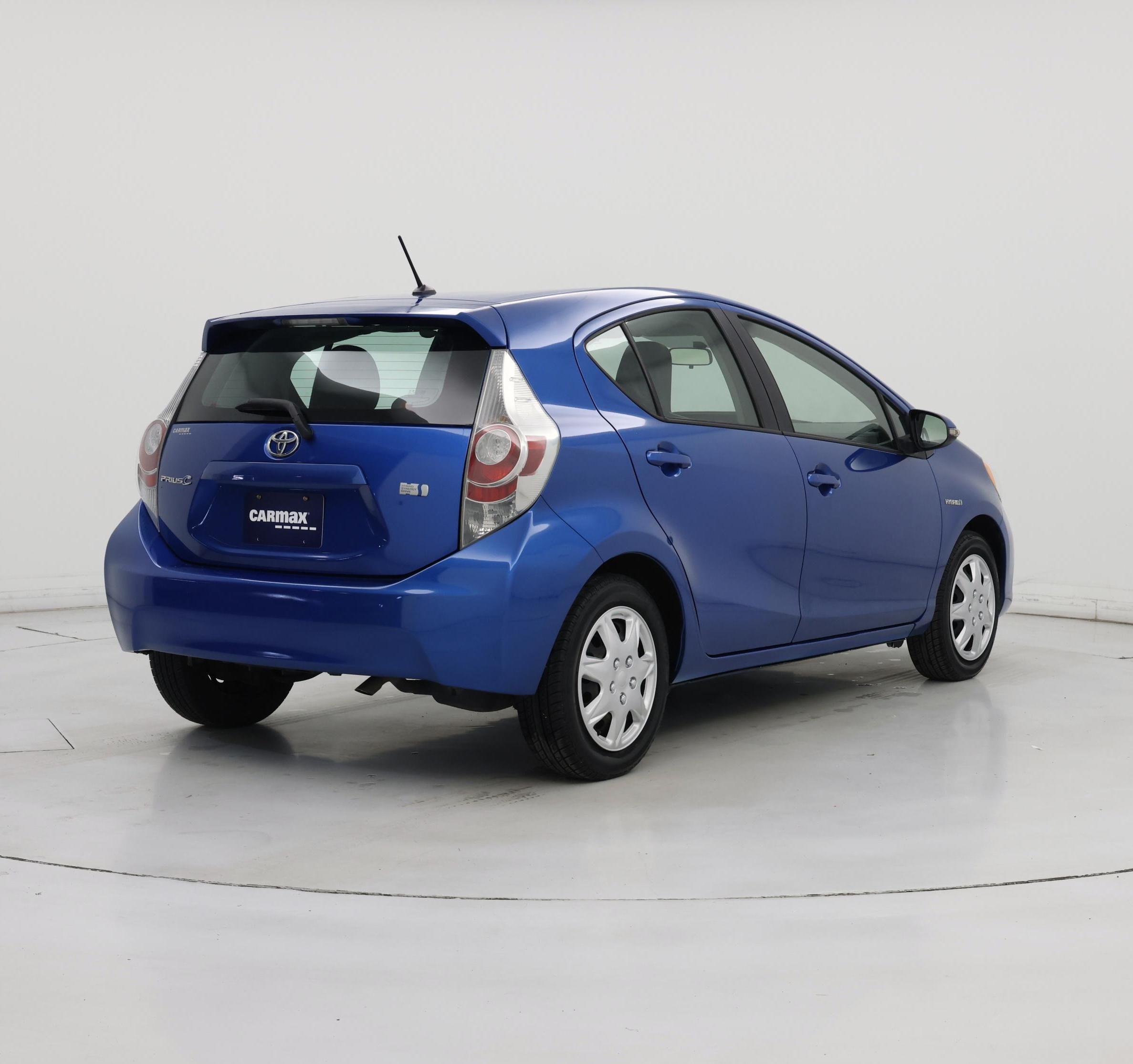 Thumbnail: 2014 Toyota Prius c - 8