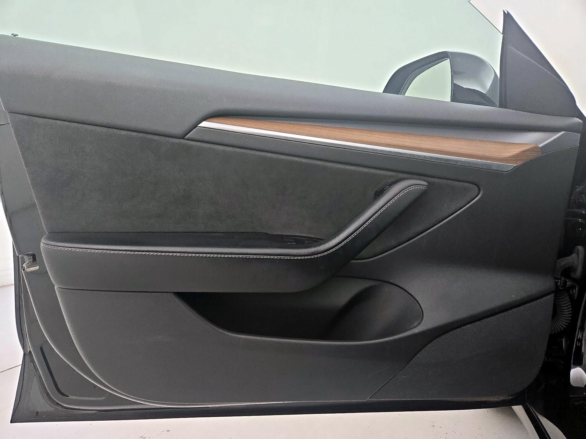 Thumbnail: 2022 Tesla Model 3 - 12