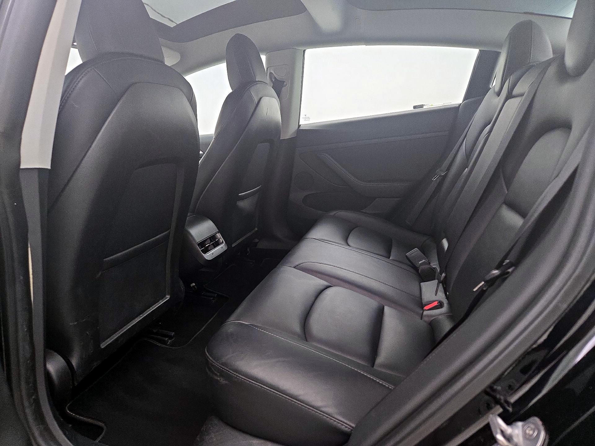 Thumbnail: 2022 Tesla Model 3 - 19