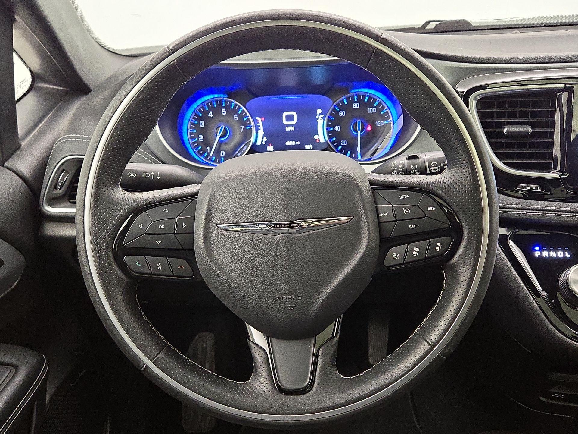 Thumbnail: 2020 Chrysler Pacifica - 10