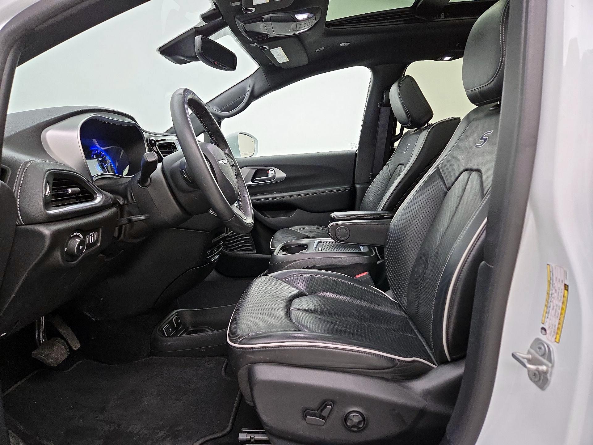 Thumbnail: 2020 Chrysler Pacifica - 11