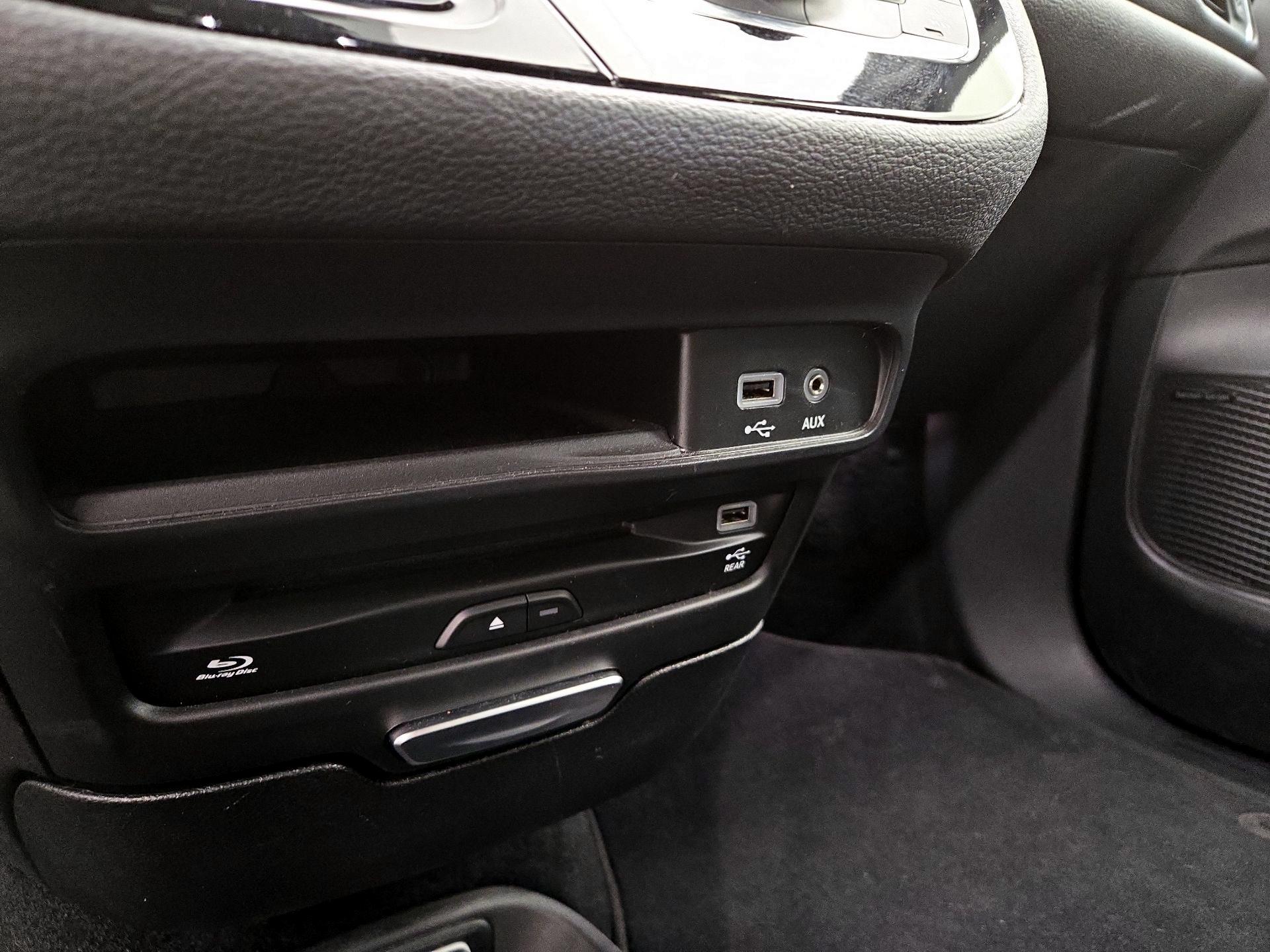 Thumbnail: 2020 Chrysler Pacifica - 19