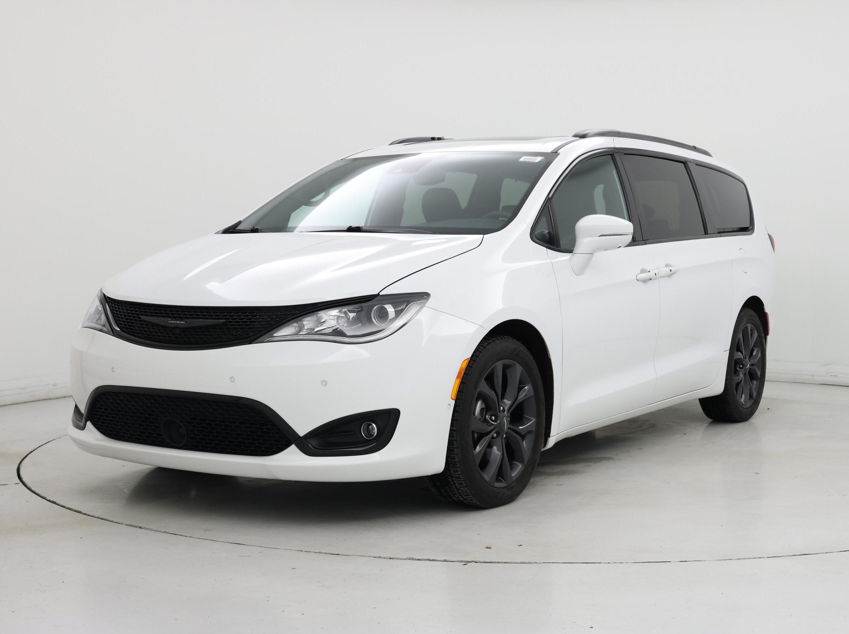 Thumbnail: 2020 Chrysler Pacifica - 4