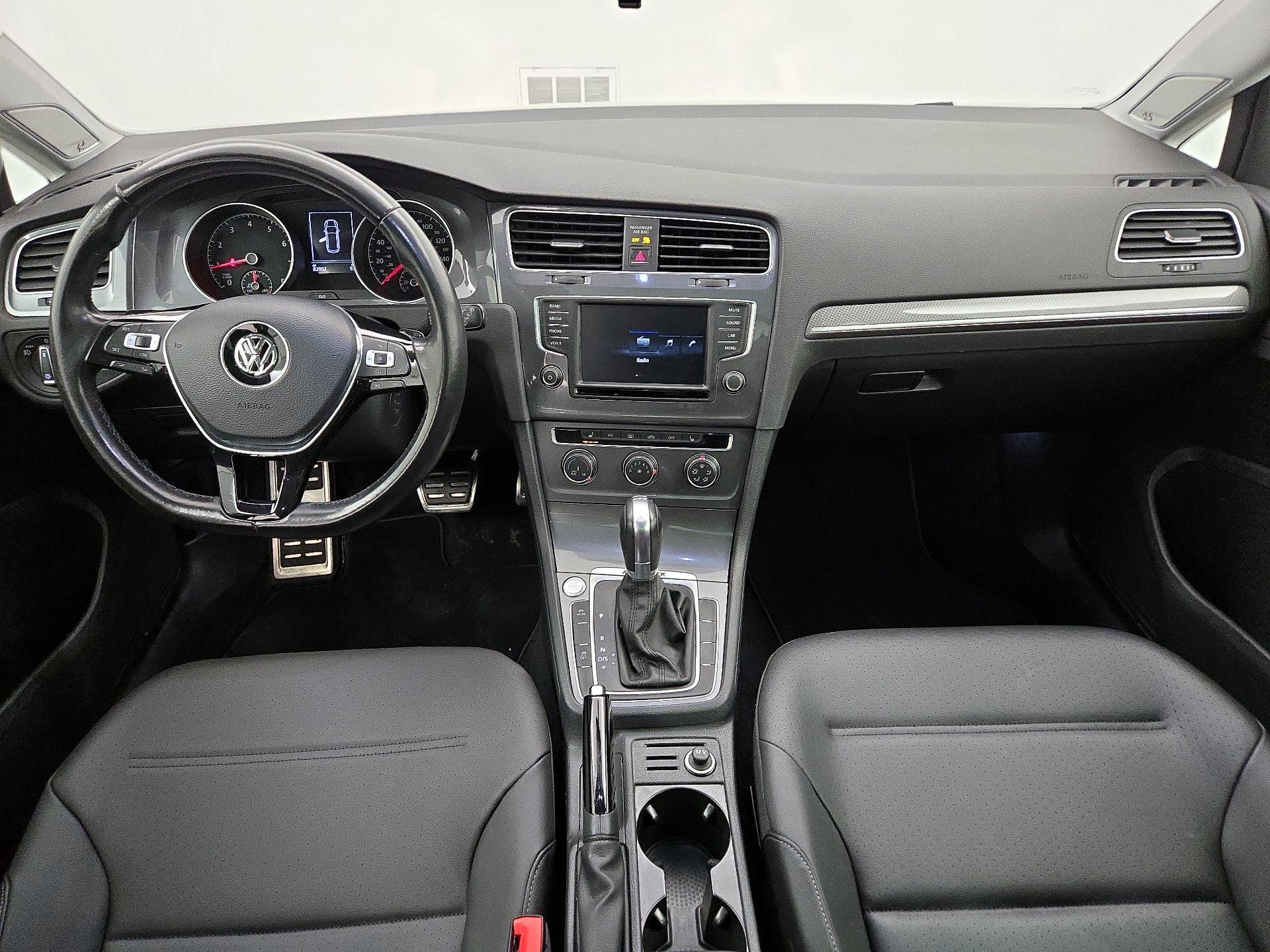 Thumbnail: 2017 Volkswagen Golf - 9