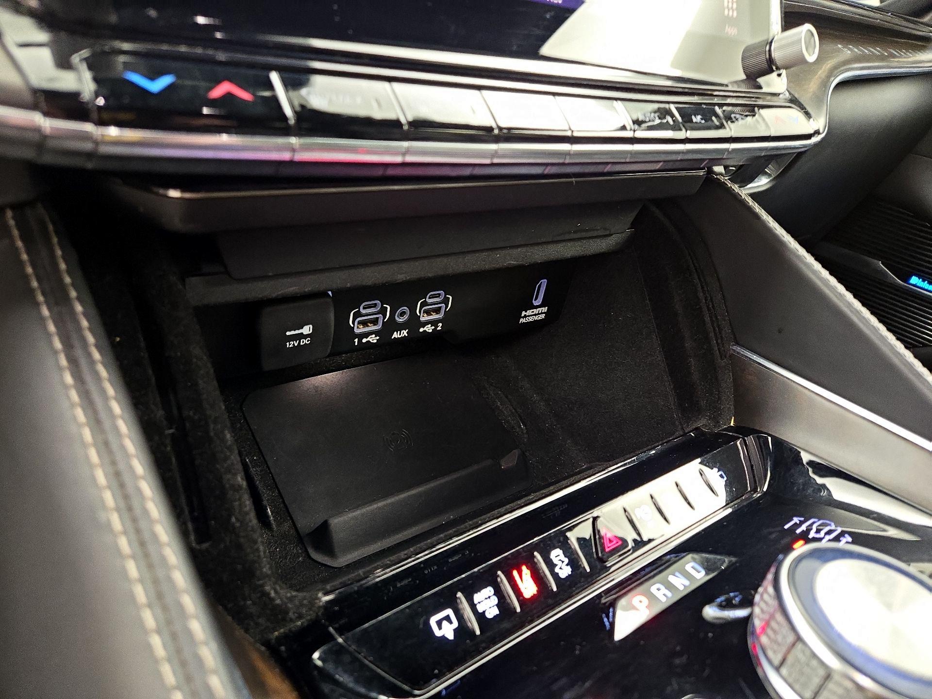 Thumbnail: 2022 Jeep Grand Wagoneer - 19