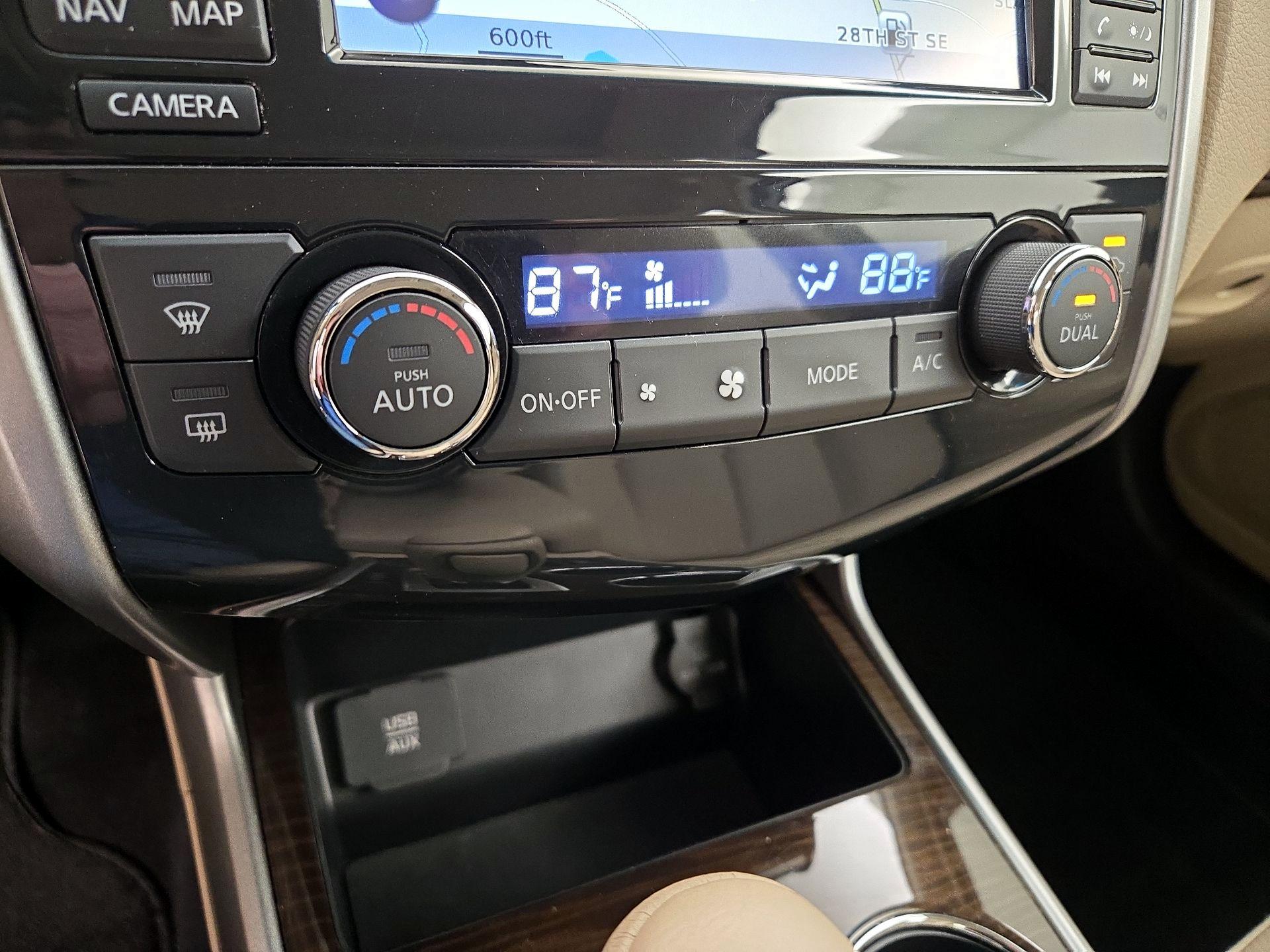 Thumbnail: 2015 Nissan Altima - 17