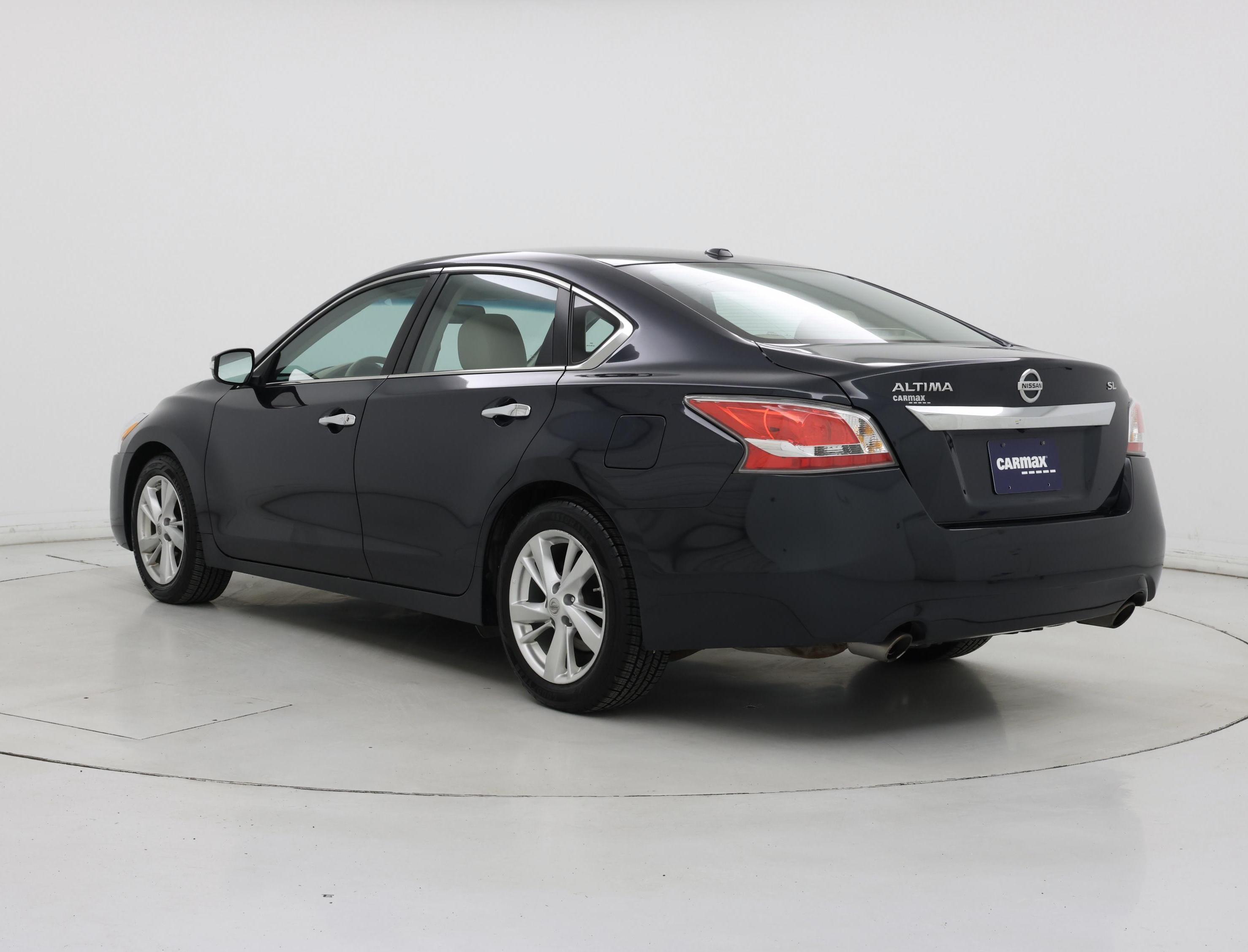 Thumbnail: 2015 Nissan Altima - 2