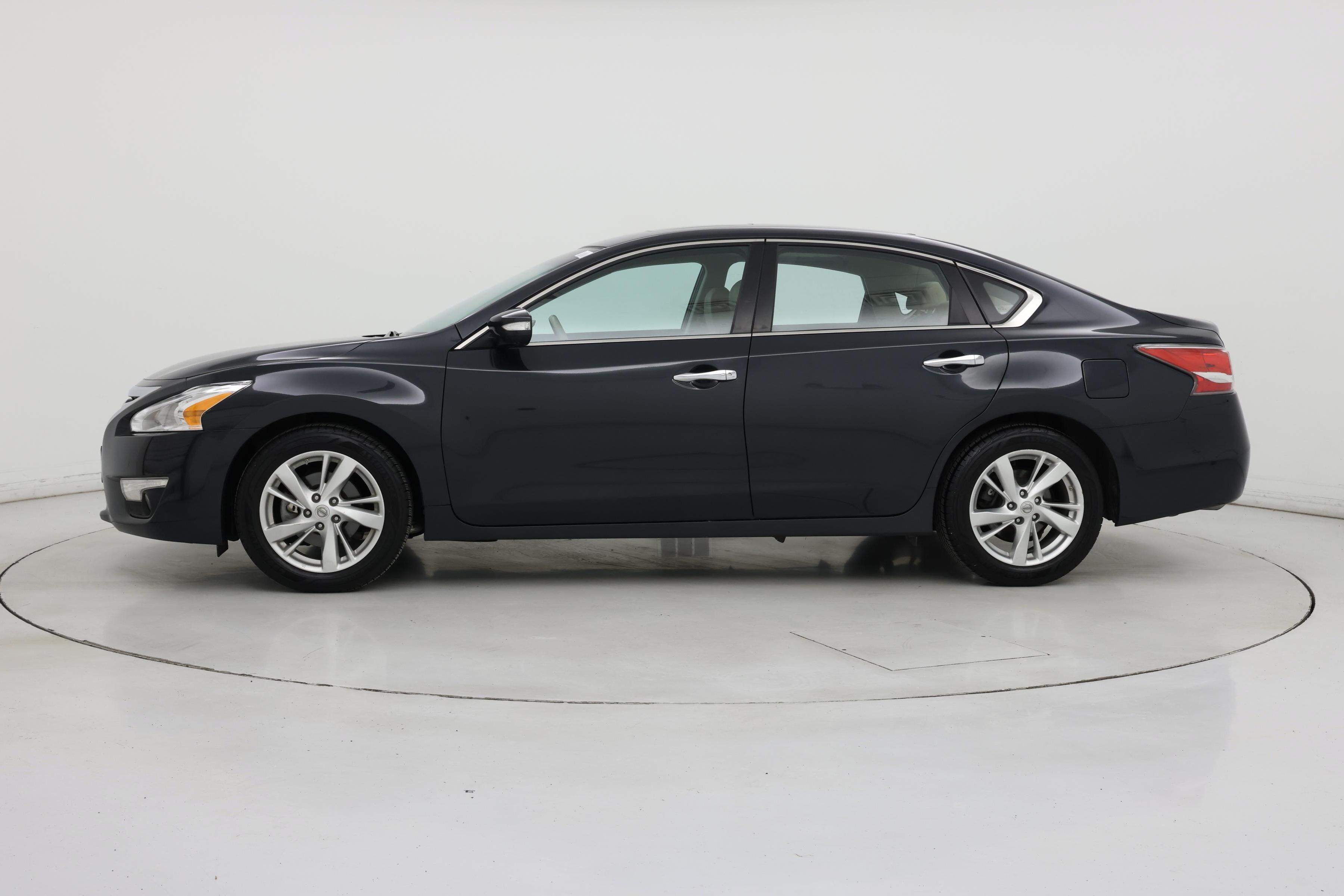 Thumbnail: 2015 Nissan Altima - 3