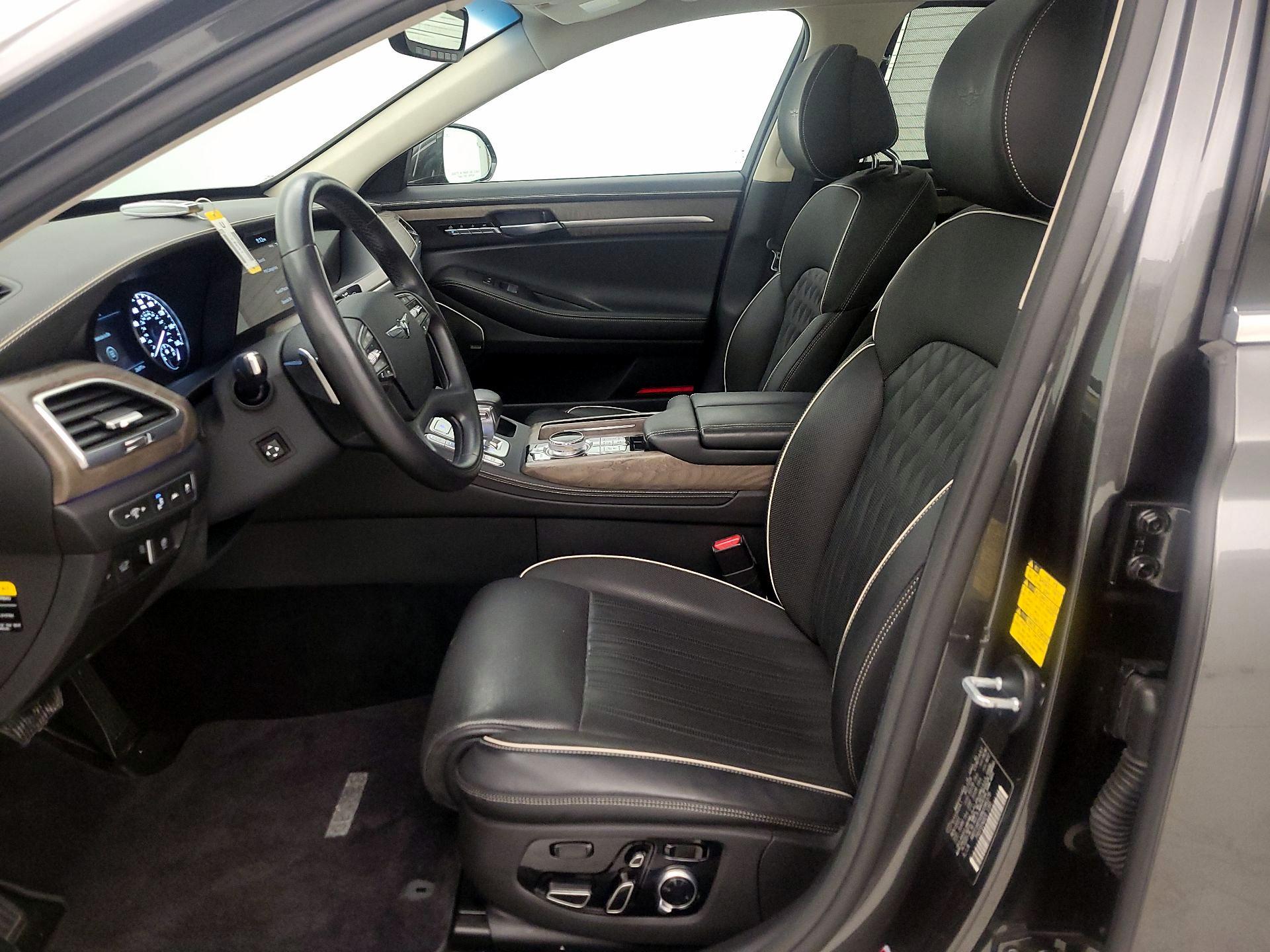 Thumbnail: 2022 Genesis G90 - 11