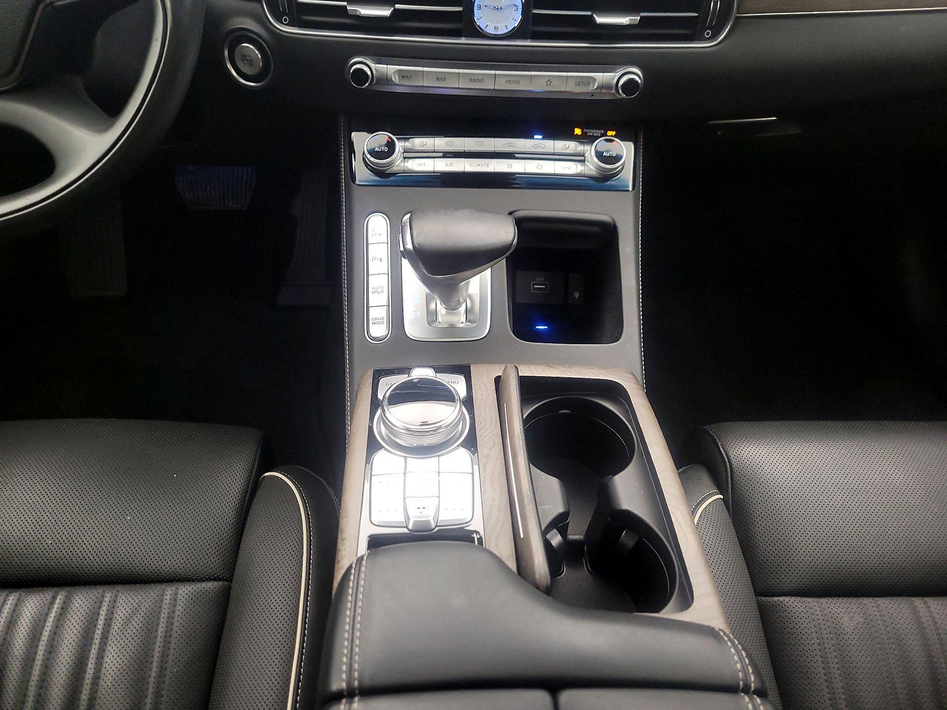 Thumbnail: 2022 Genesis G90 - 18