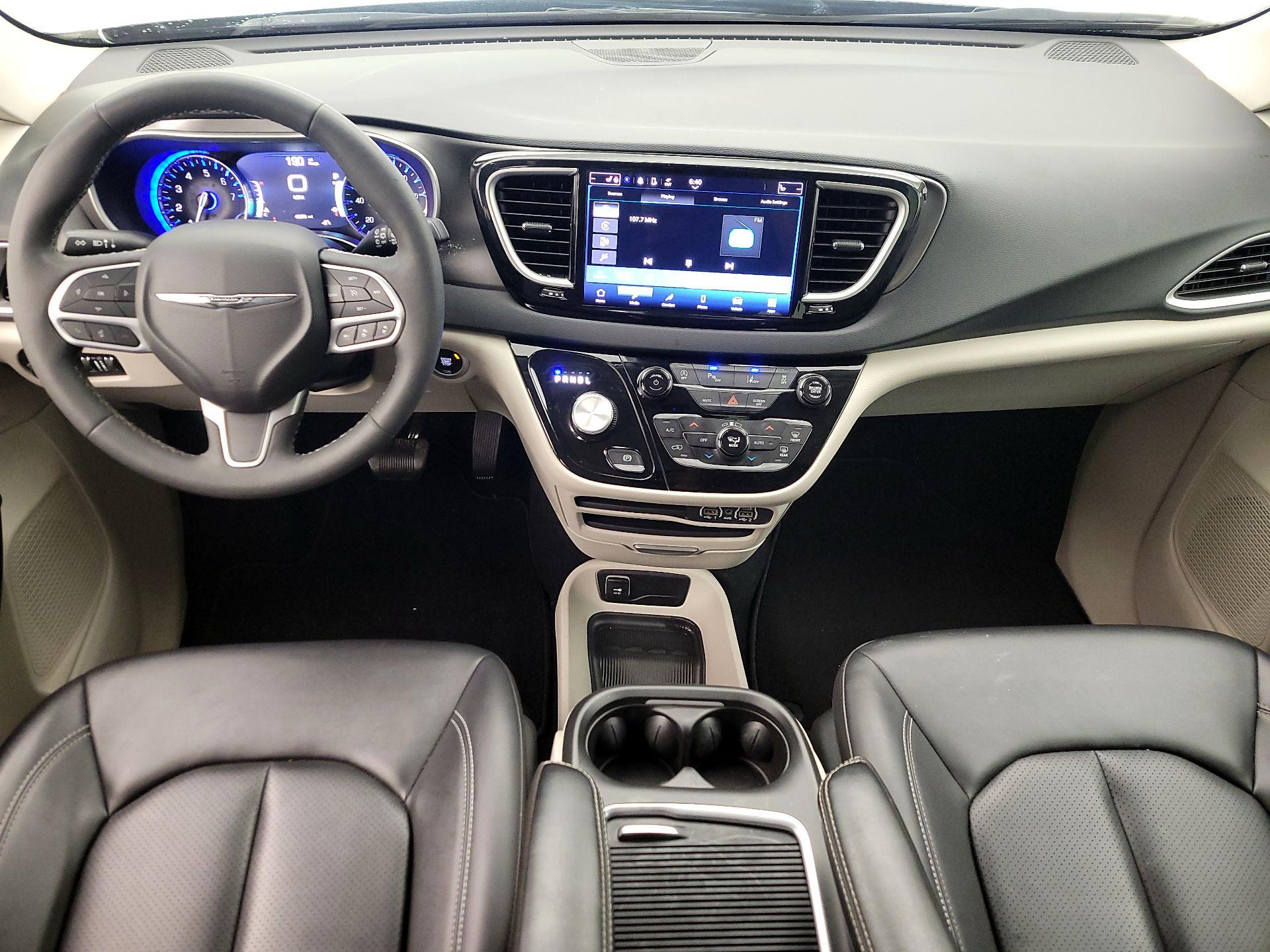 Thumbnail: 2024 Chrysler Pacifica - 9