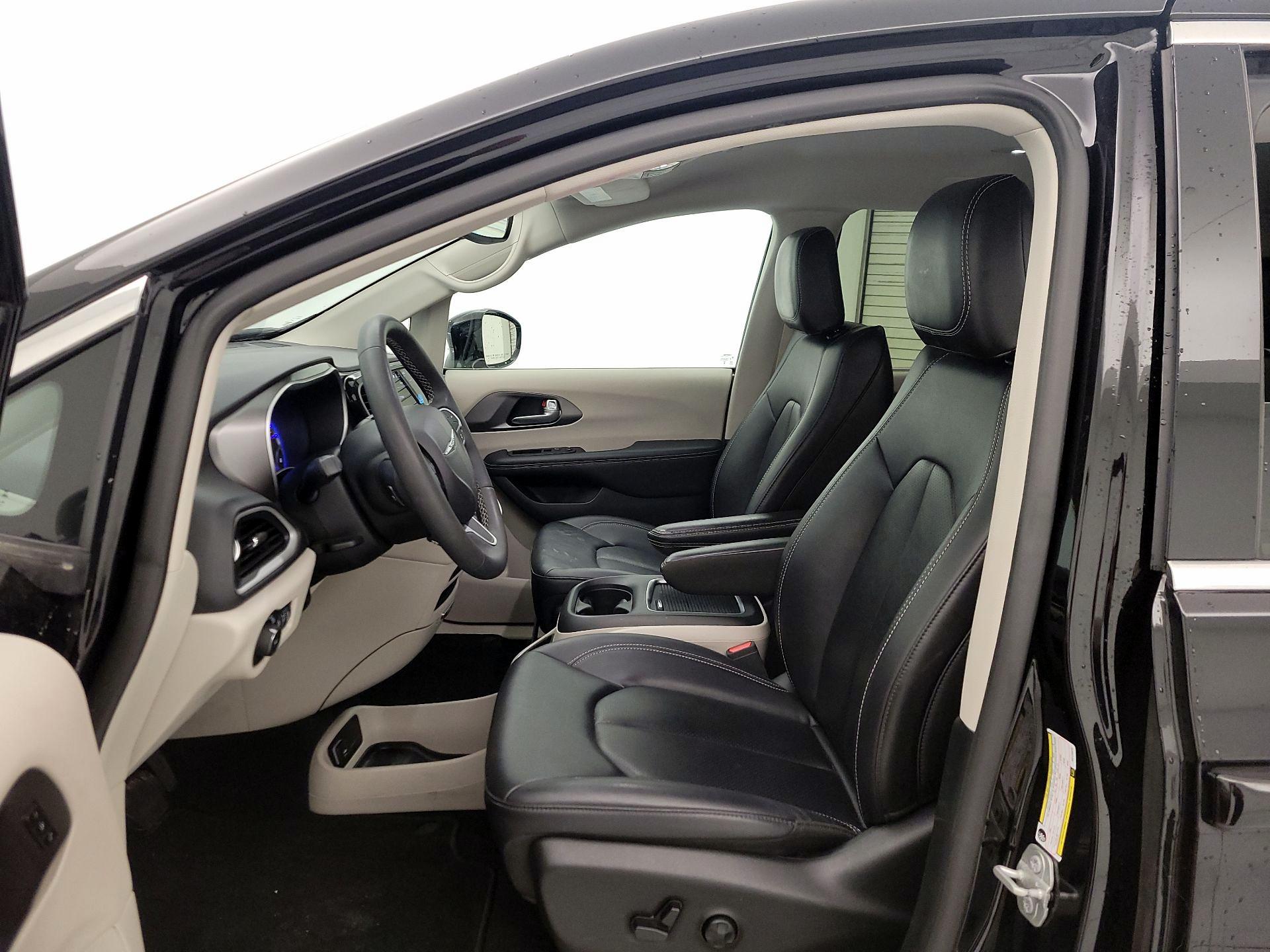 Thumbnail: 2024 Chrysler Pacifica - 11