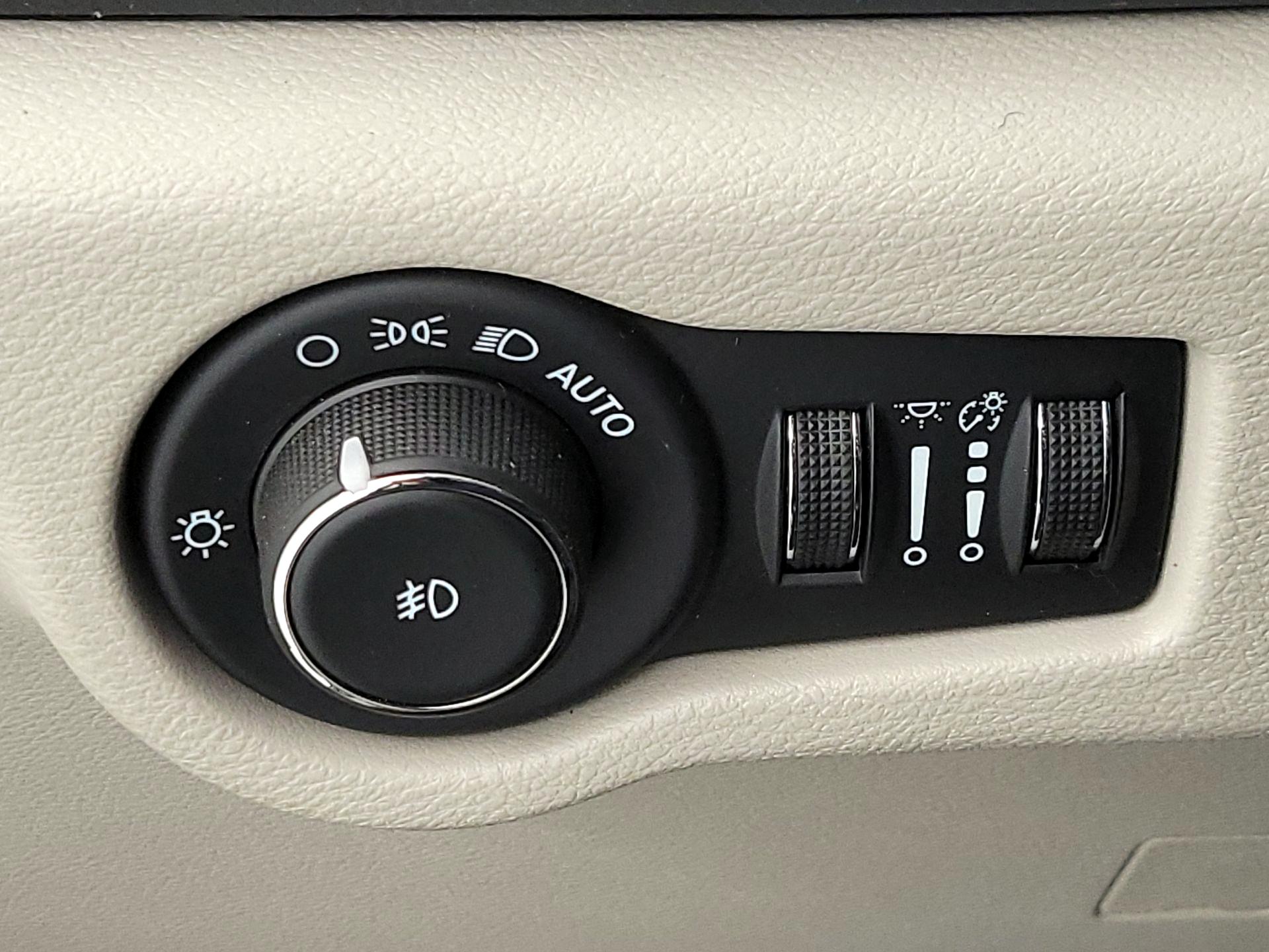 Thumbnail: 2024 Chrysler Pacifica - 13