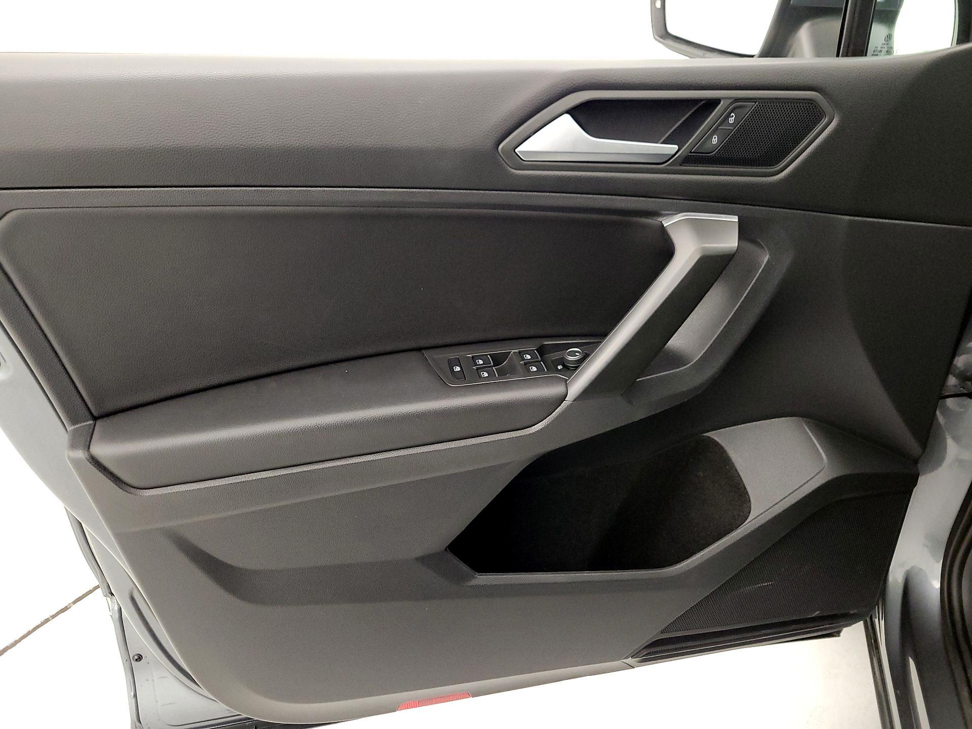 Thumbnail: 2021 Volkswagen Tiguan - 12