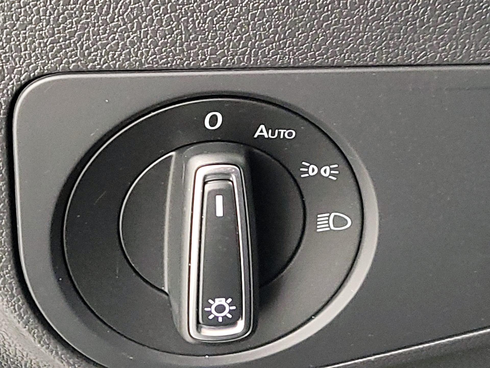 Thumbnail: 2021 Volkswagen Tiguan - 13