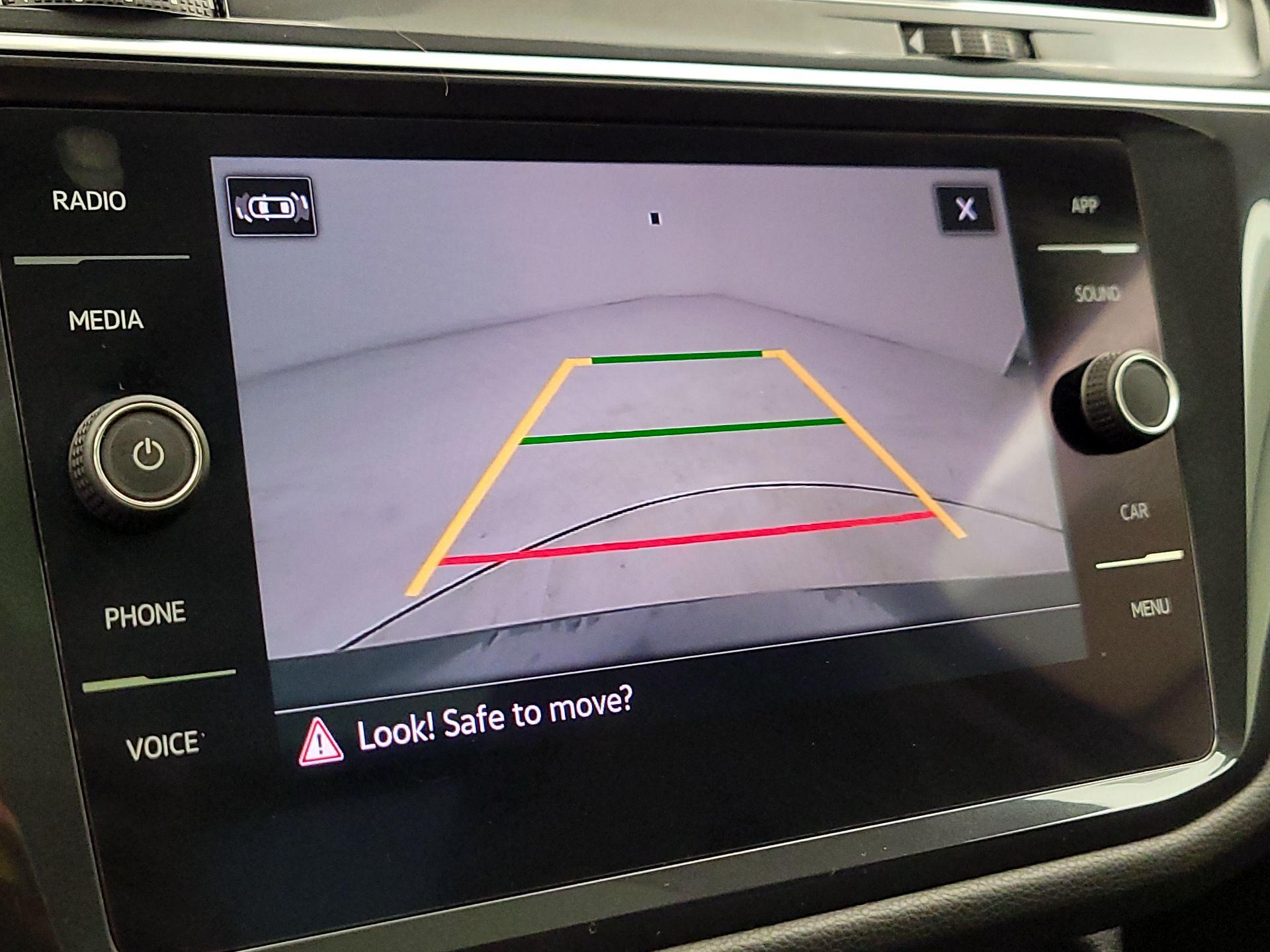 Thumbnail: 2021 Volkswagen Tiguan - 14