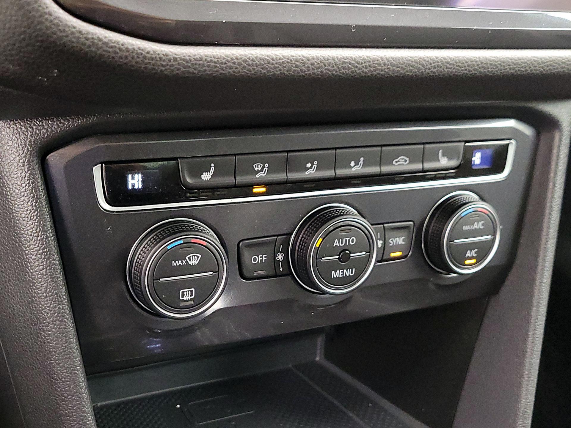 Thumbnail: 2021 Volkswagen Tiguan - 16