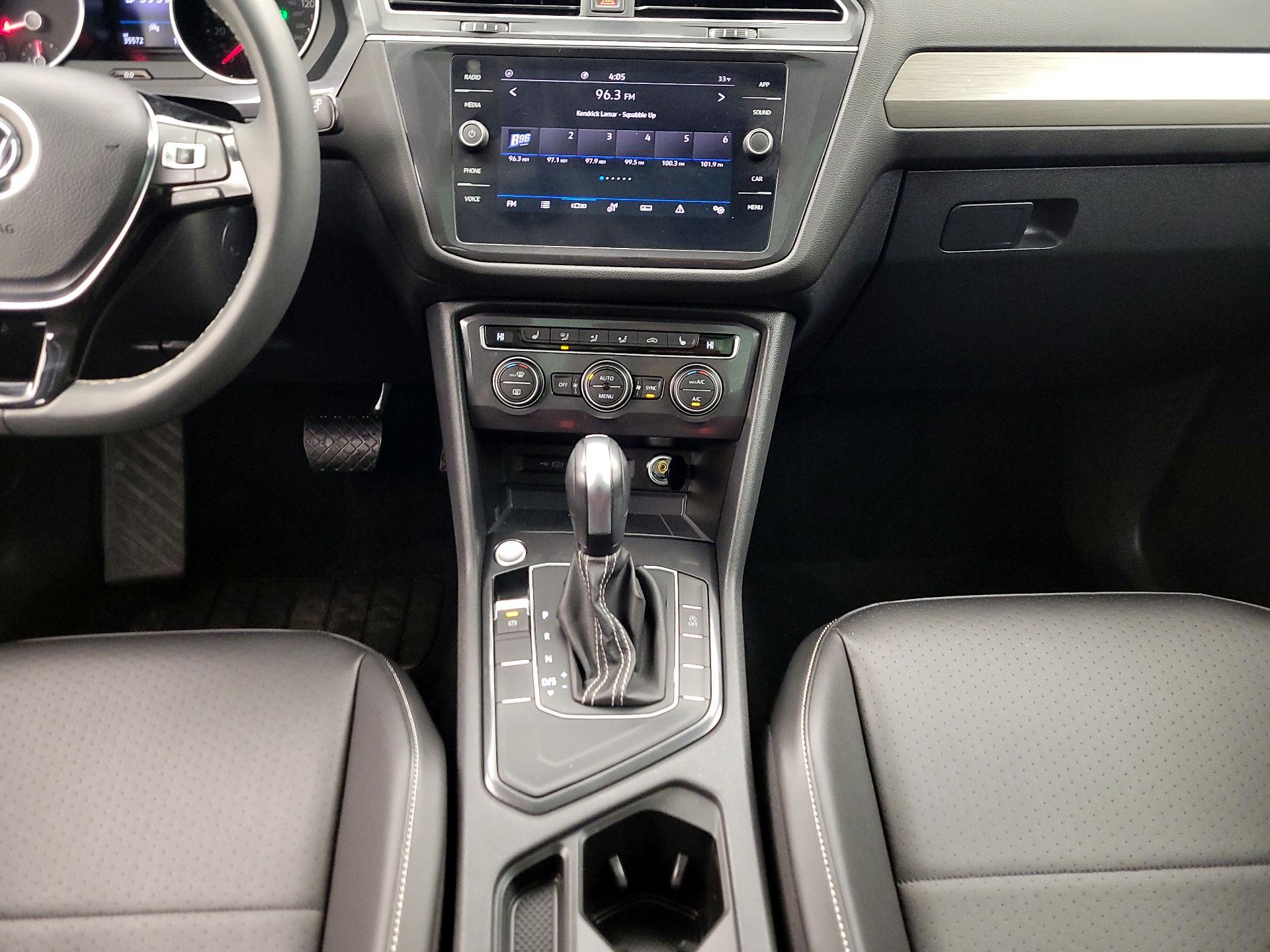 Thumbnail: 2021 Volkswagen Tiguan - 17