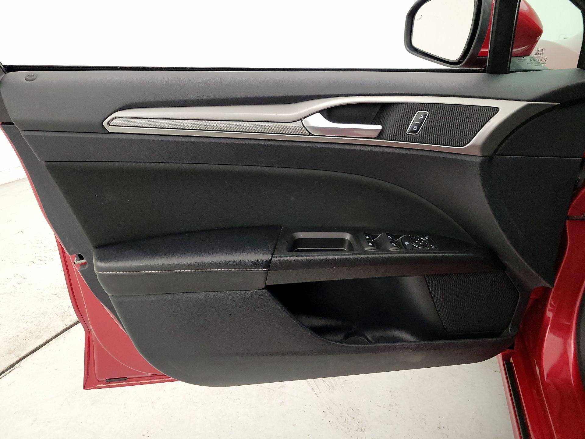 Thumbnail: 2020 Ford Fusion - 12