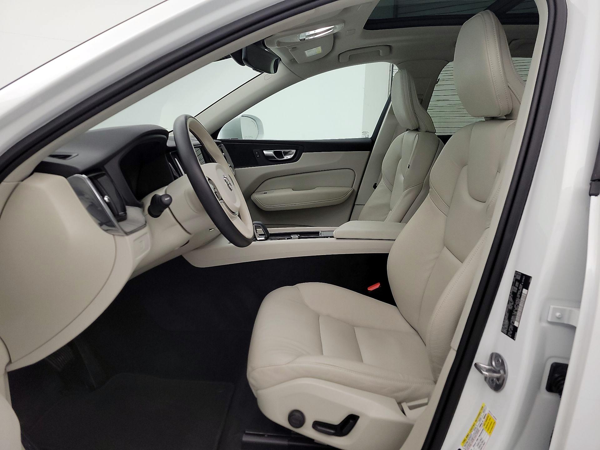 Thumbnail: 2023 Volvo XC60 - 11