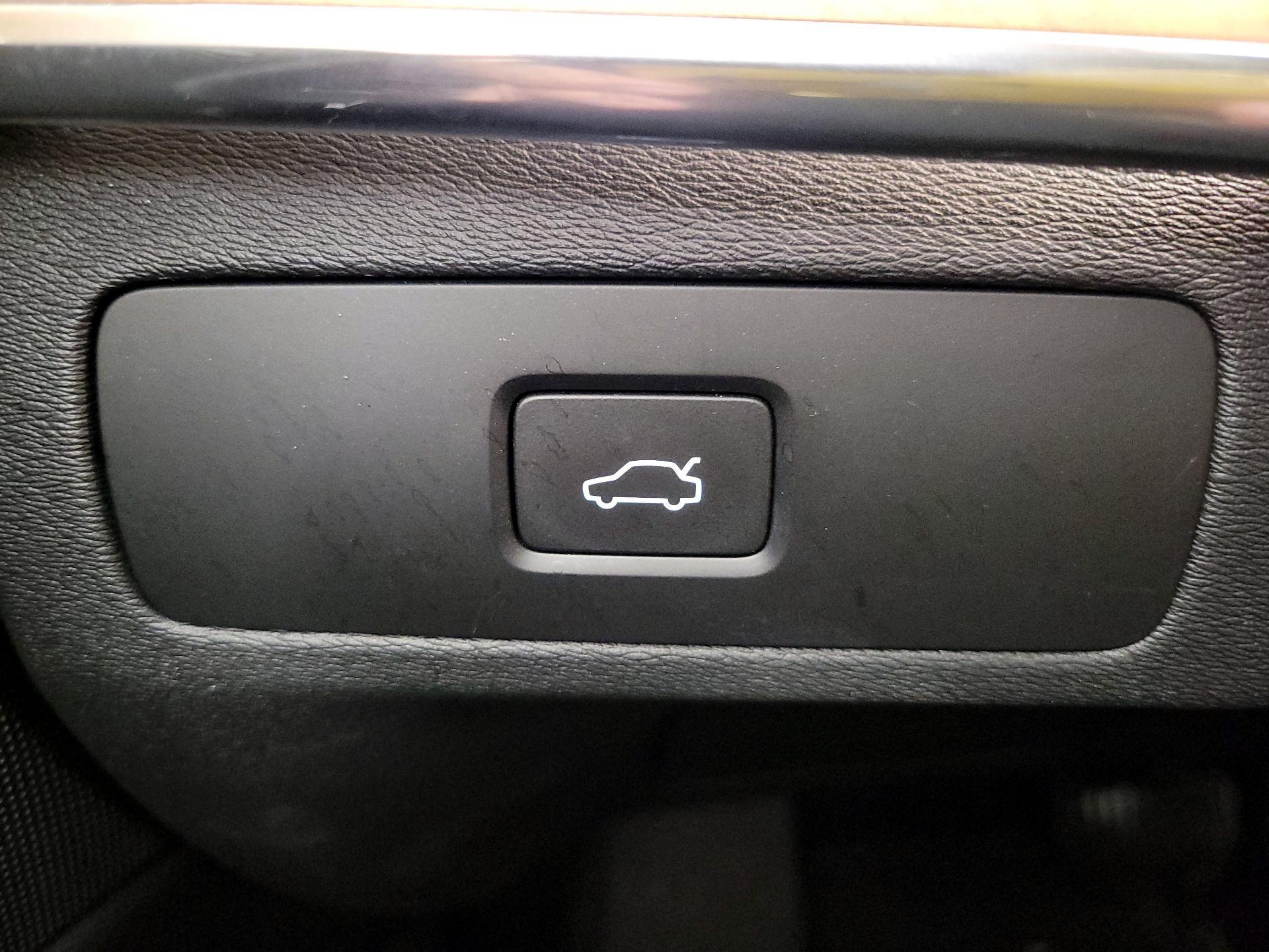 Thumbnail: 2023 Volvo XC90 - 13