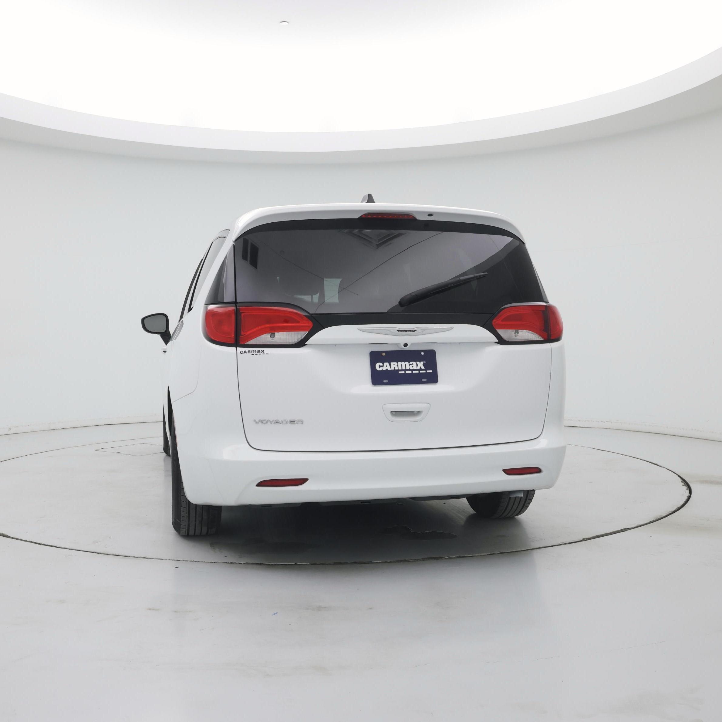 Thumbnail: 2022 Chrysler Voyager - 6