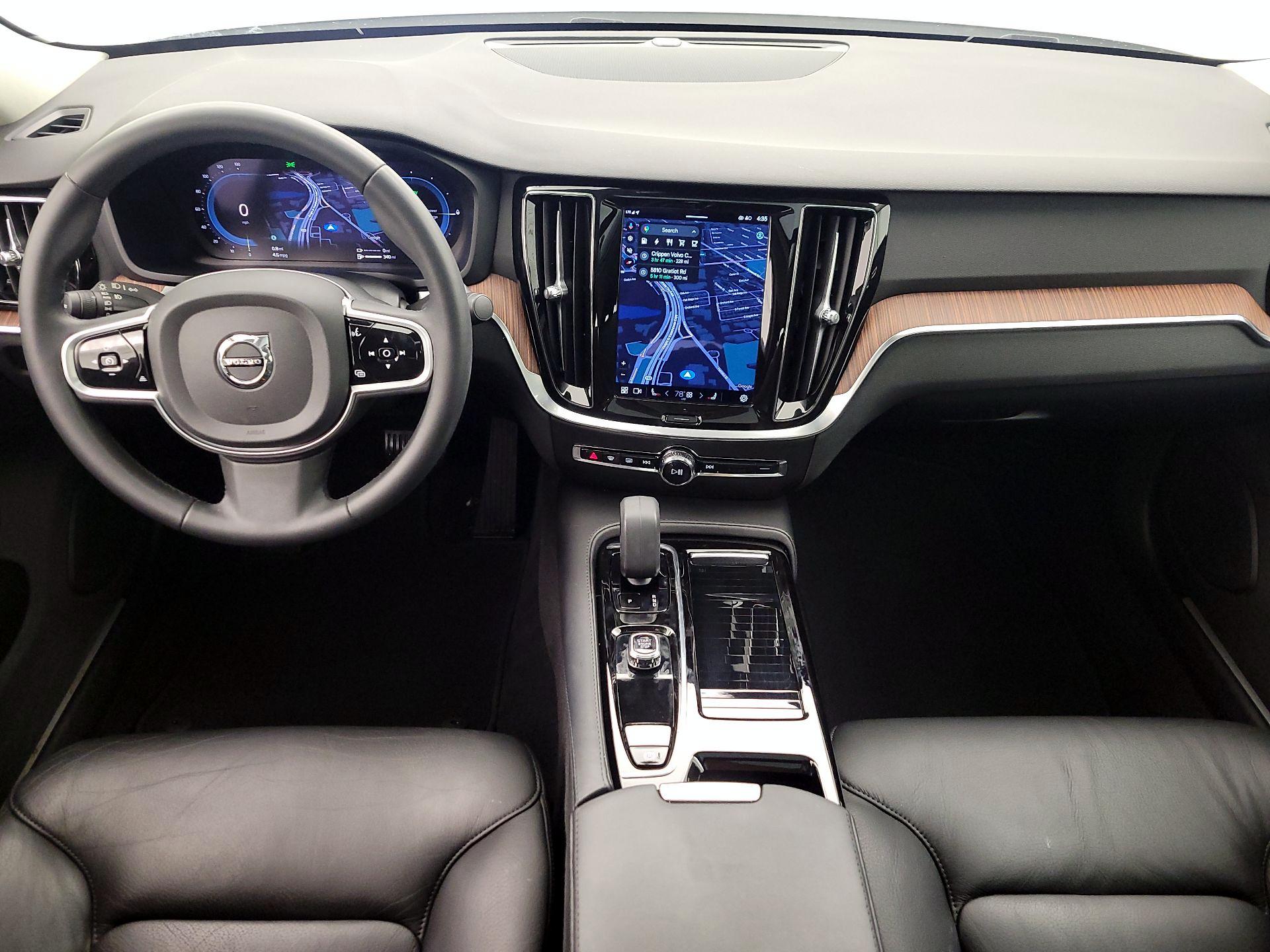 Thumbnail: 2023 Volvo S60 - 9