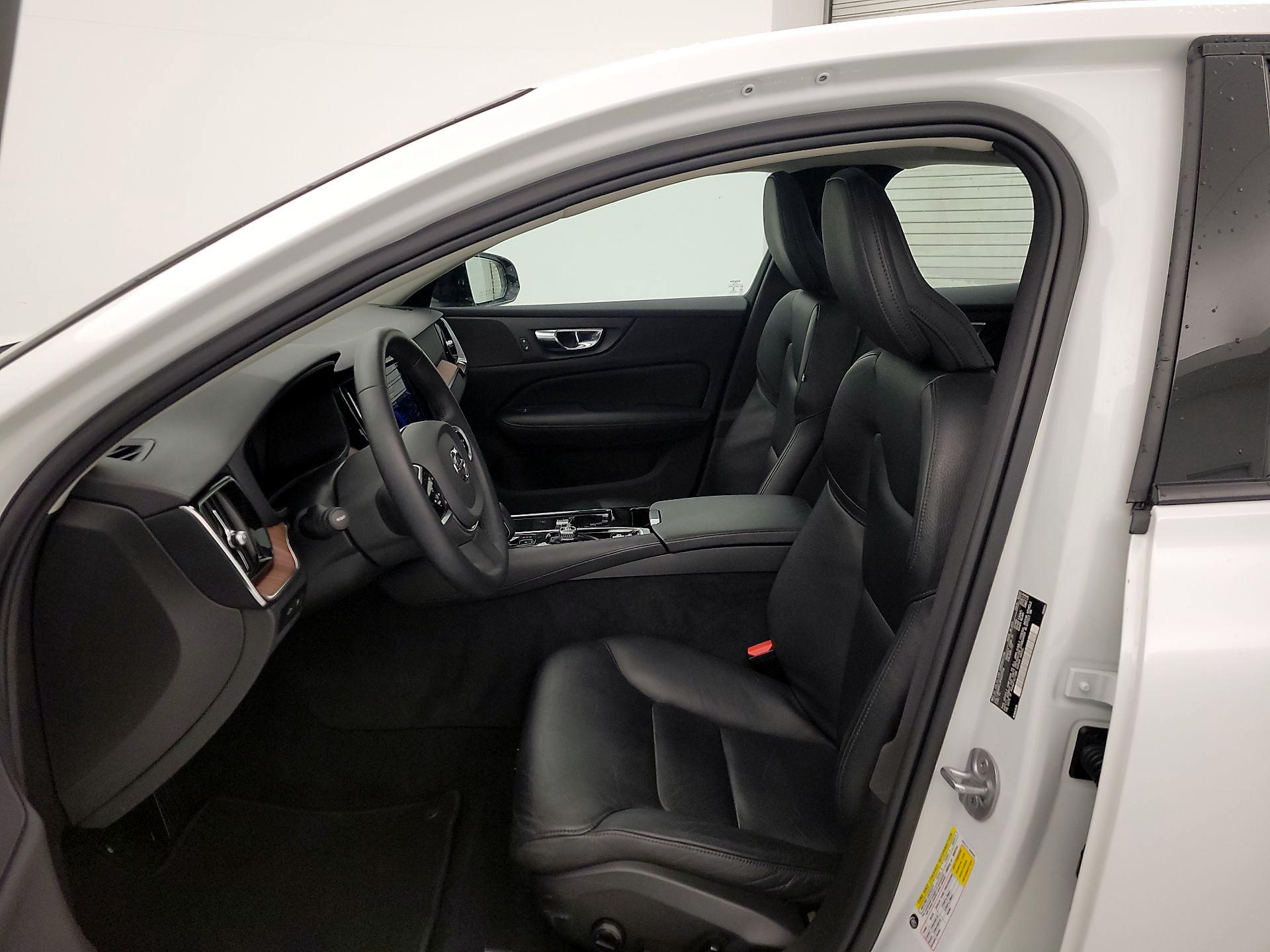 Thumbnail: 2023 Volvo S60 - 11