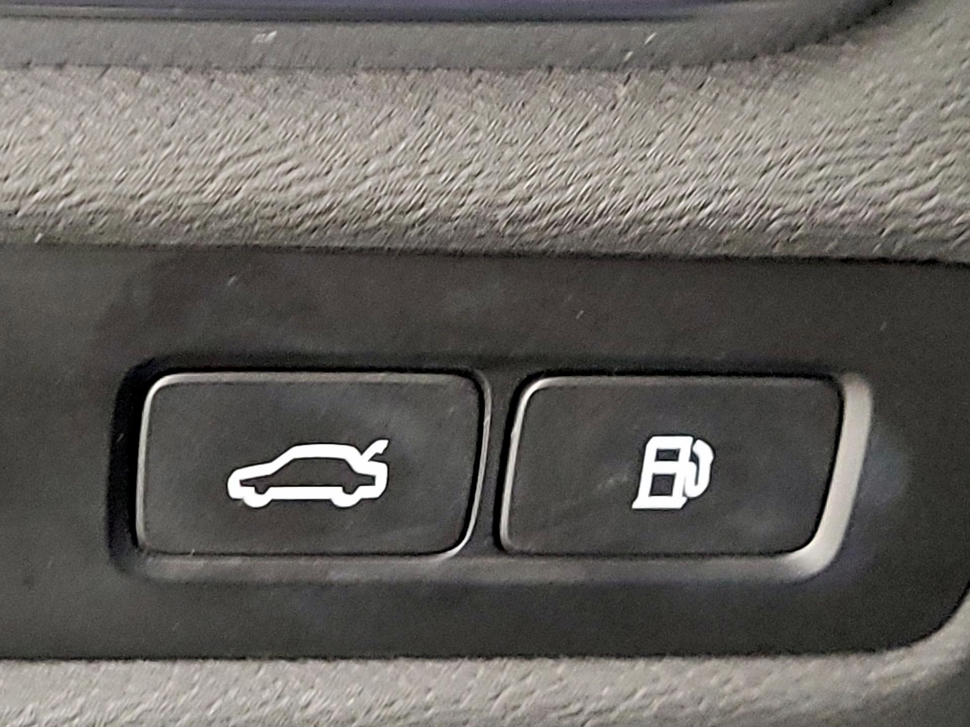 Thumbnail: 2023 Volvo S60 - 13