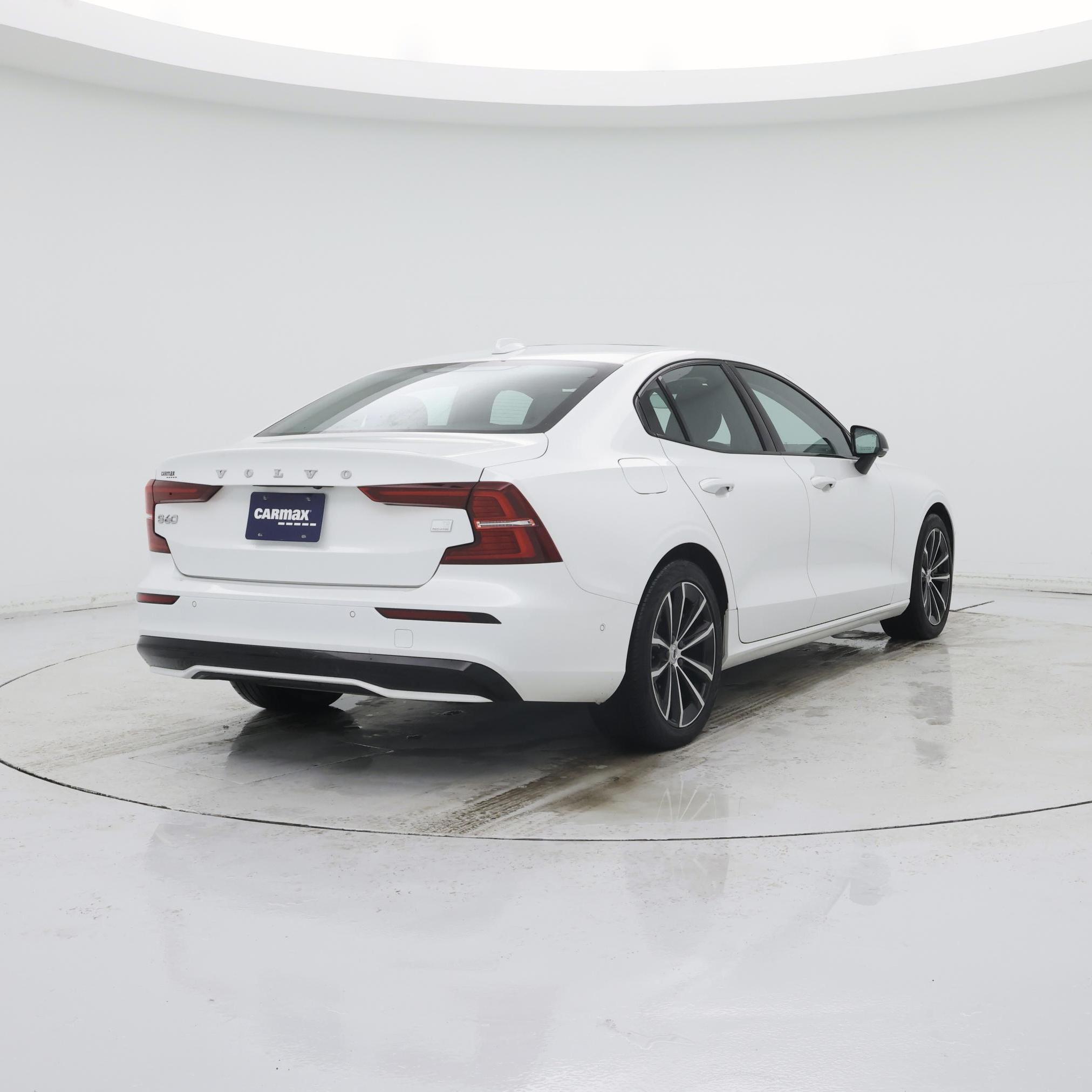 Thumbnail: 2023 Volvo S60 - 8