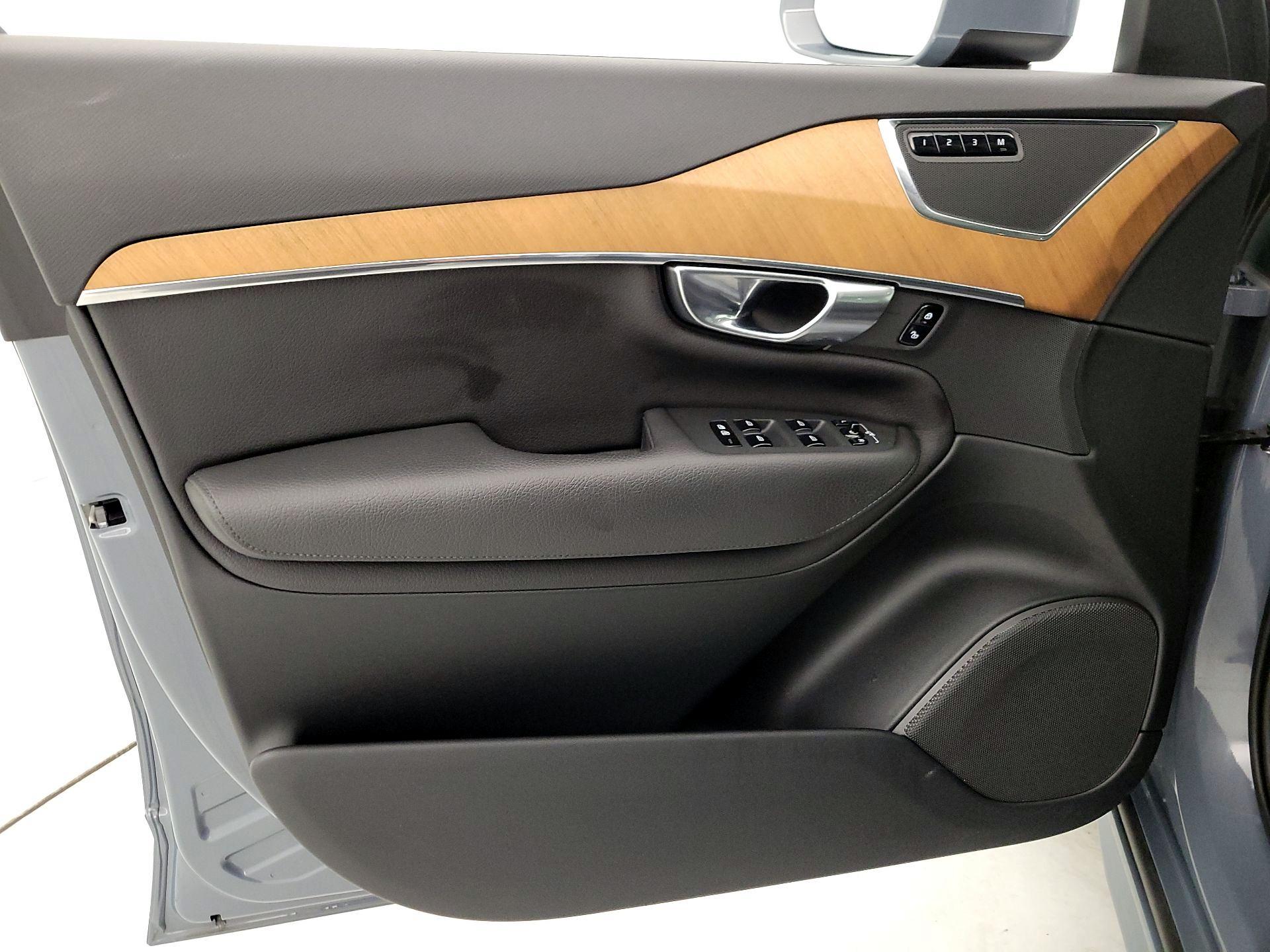 Thumbnail: 2022 Volvo XC90 - 12