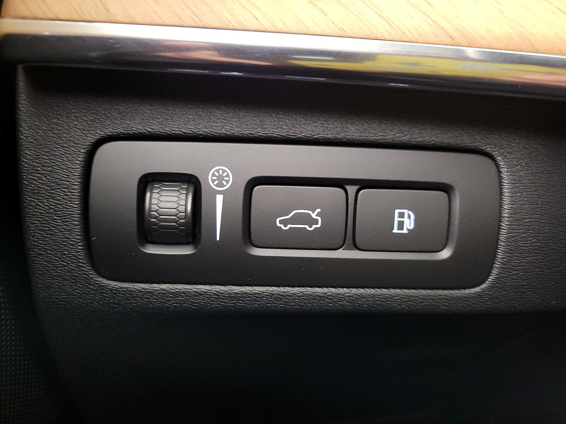 Thumbnail: 2022 Volvo XC90 - 13