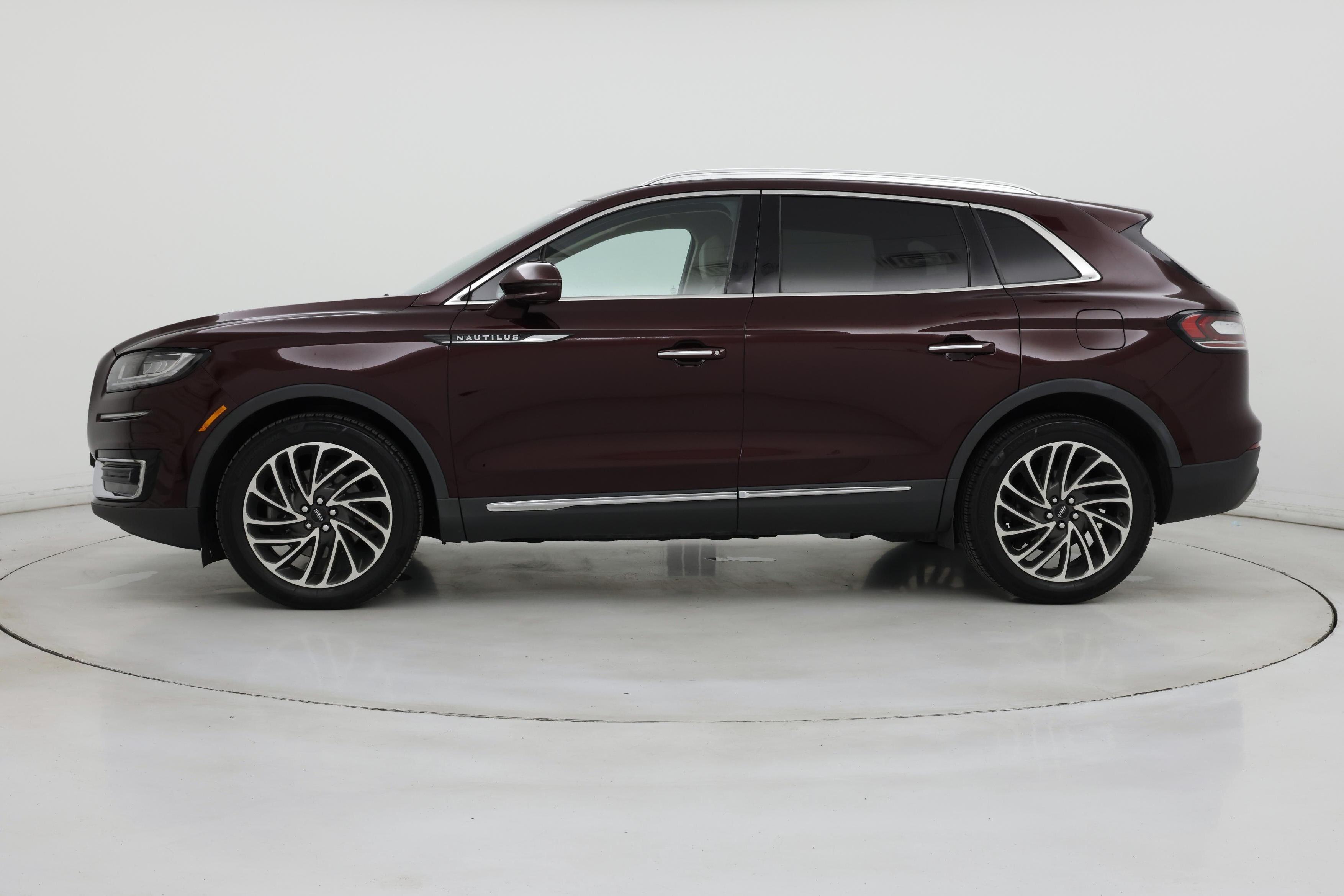 Thumbnail: 2019 Lincoln Nautilus - 3