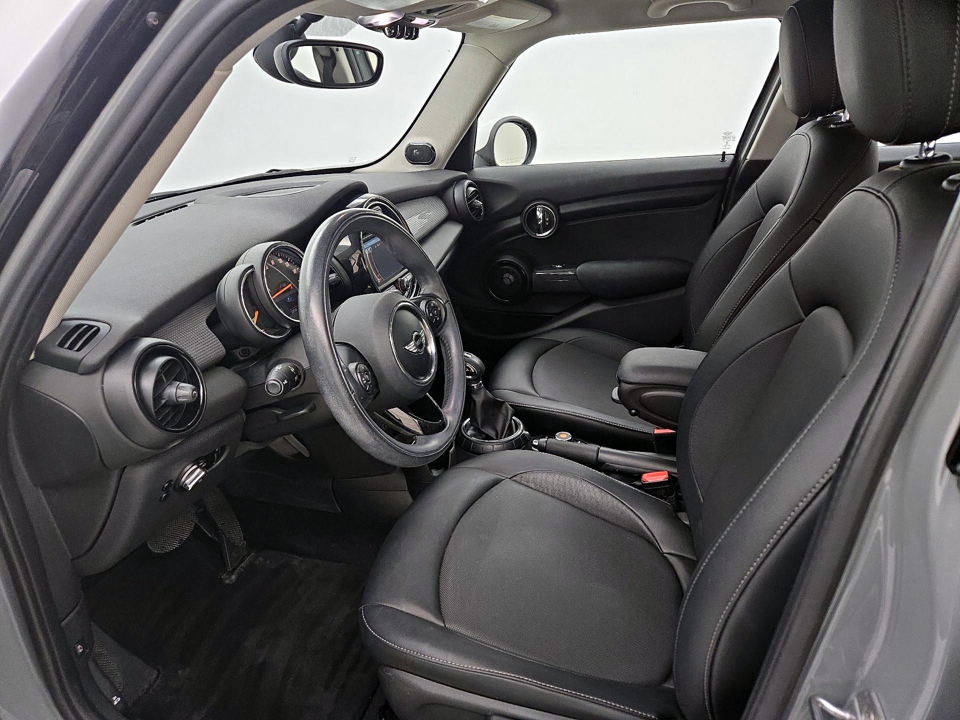 Thumbnail: 2016 MINI Cooper Hardtop - 11