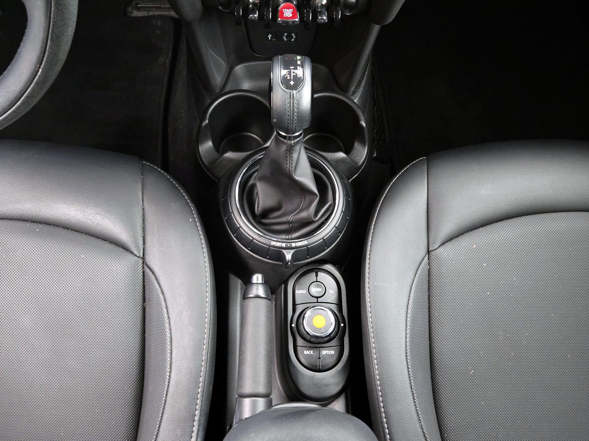 Thumbnail: 2016 MINI Cooper Hardtop - 16