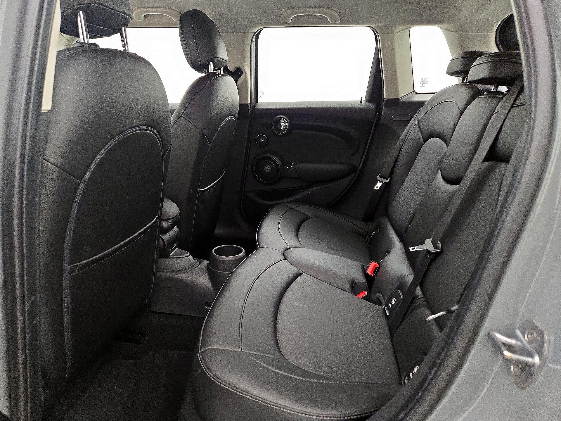 Thumbnail: 2016 MINI Cooper Hardtop - 19