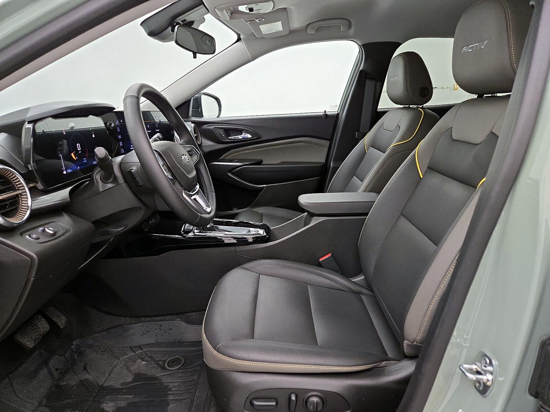 Thumbnail: 2025 Chevrolet Trax - 11