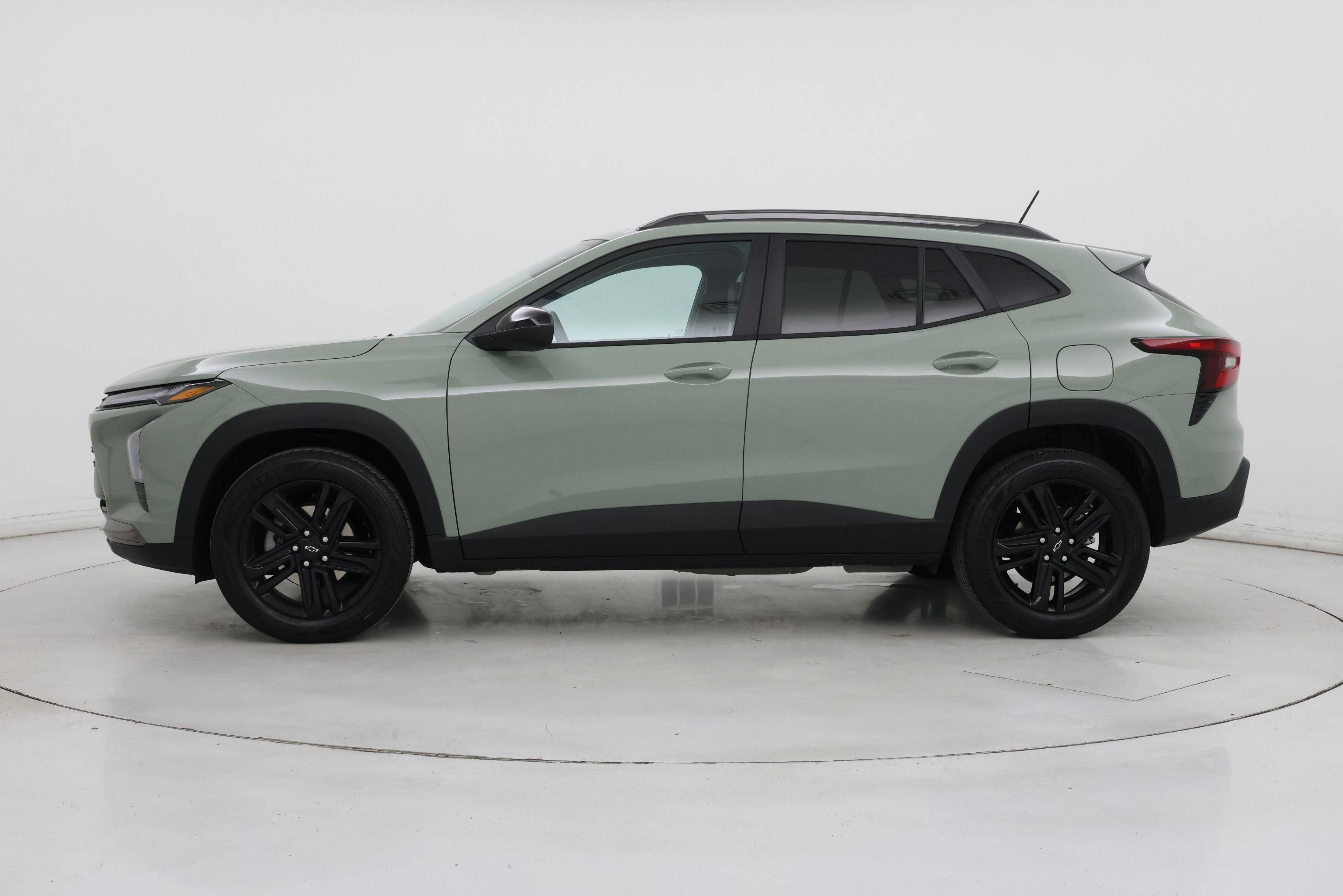 Thumbnail: 2025 Chevrolet Trax - 3