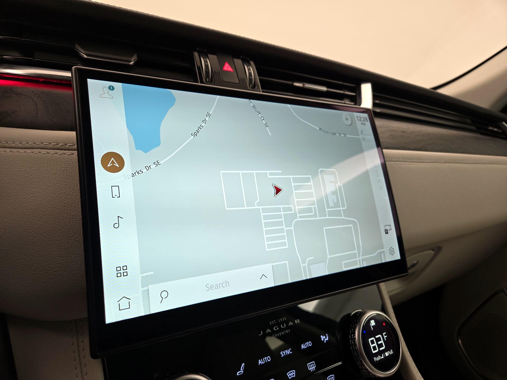 Thumbnail: 2022 Jaguar F-Pace - 14