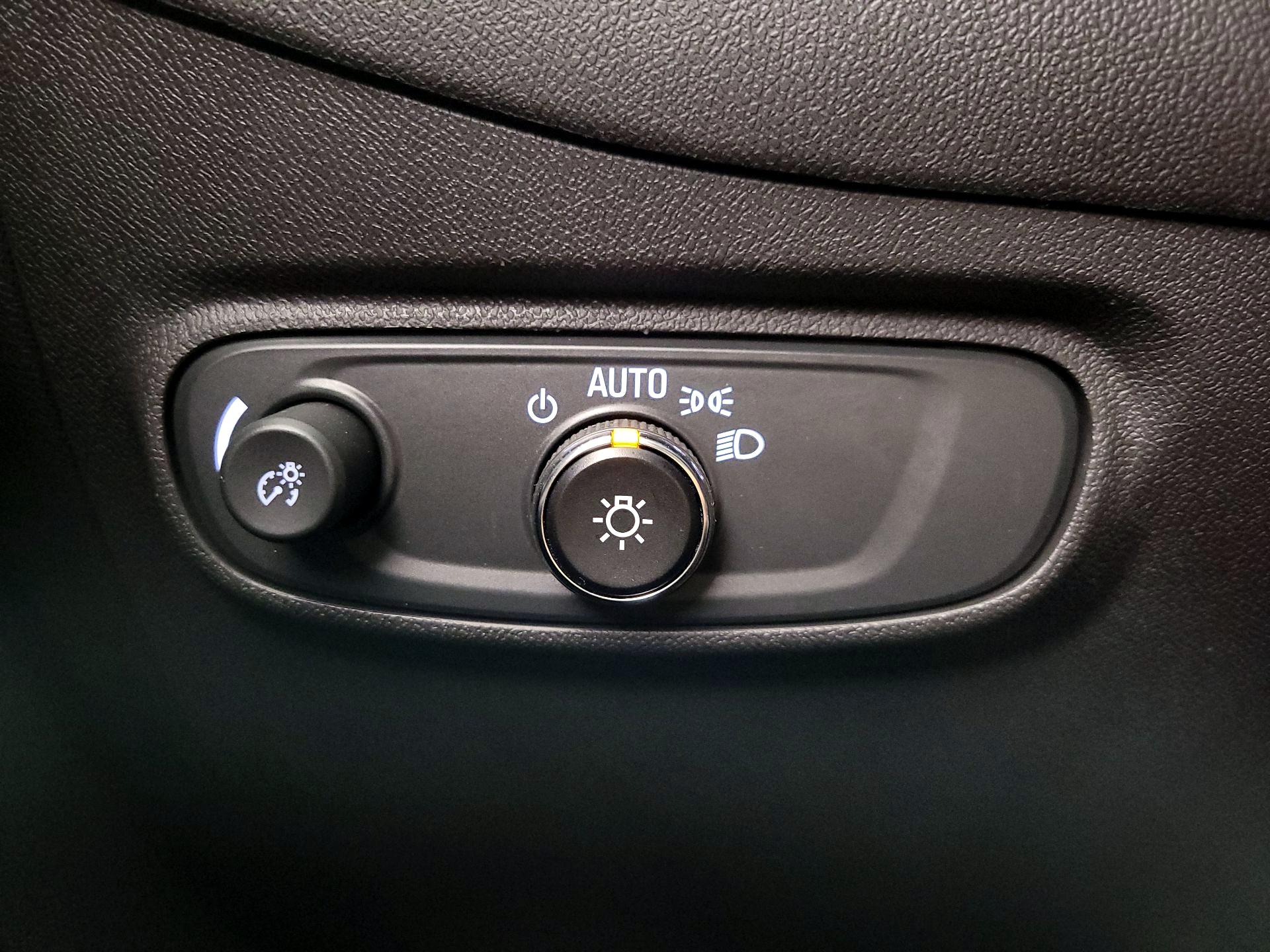 Thumbnail: 2022 Chevrolet Equinox - 13