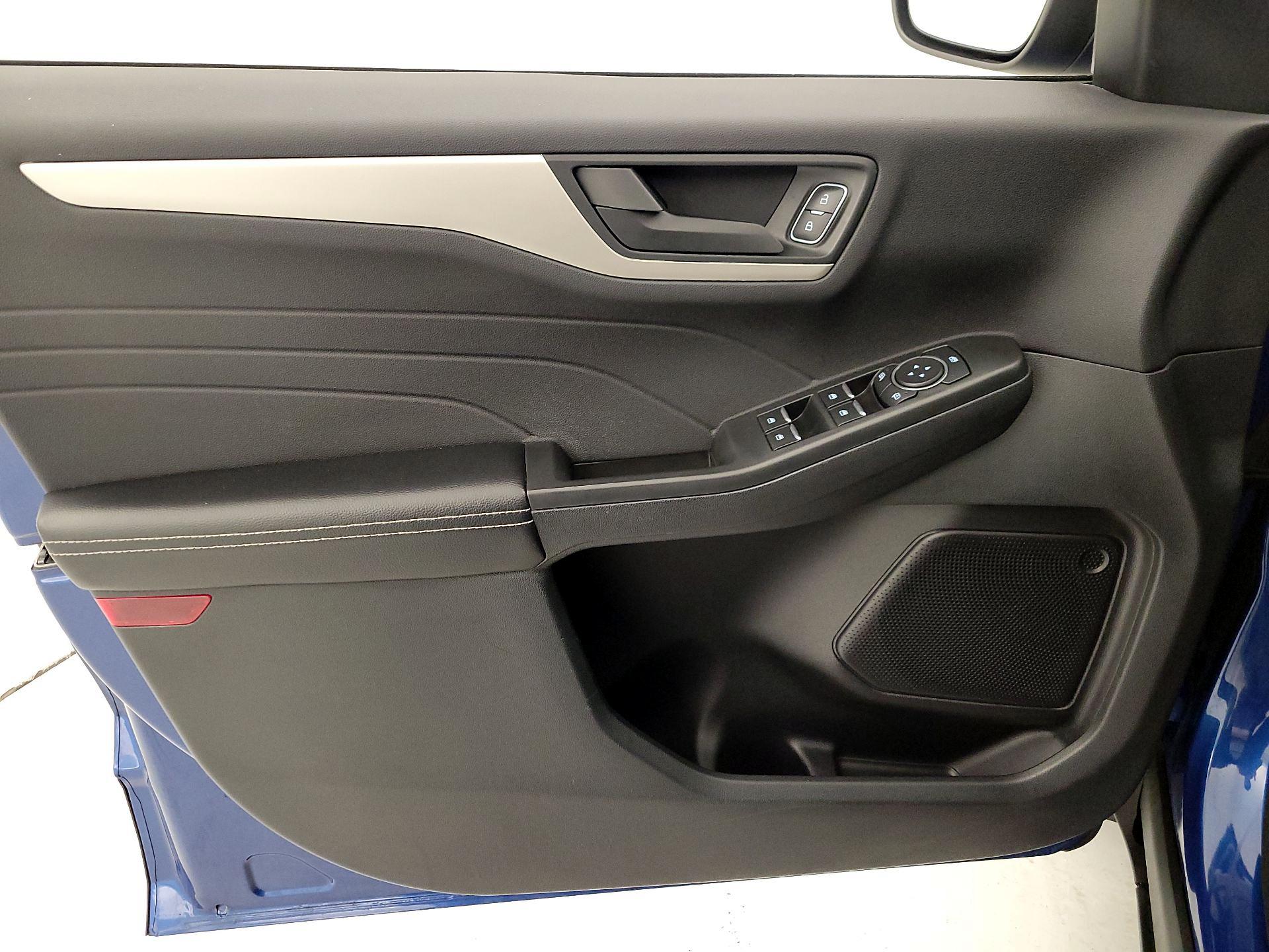 Thumbnail: 2022 Ford Escape - 12