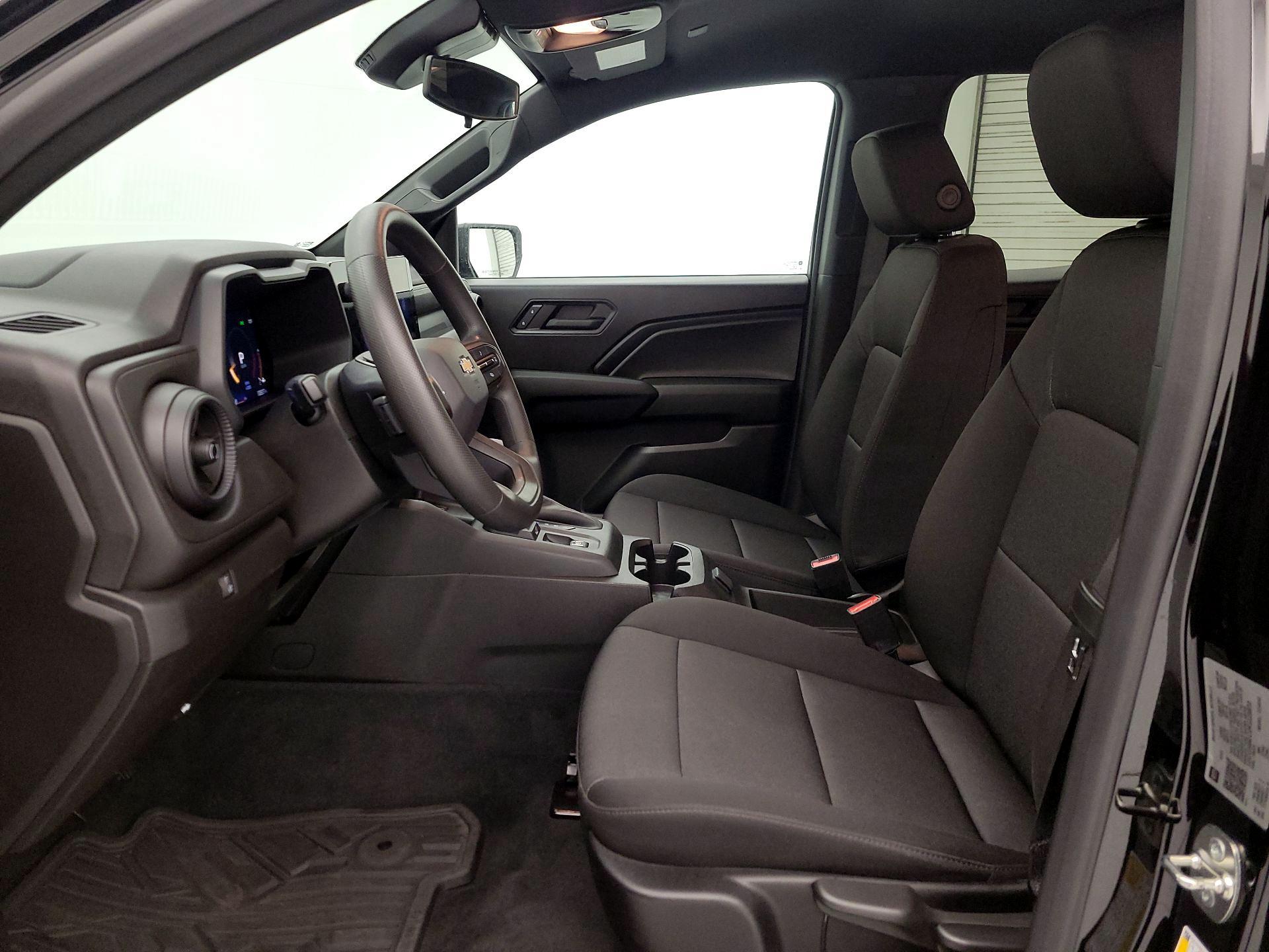 Thumbnail: 2024 Chevrolet Colorado - 11