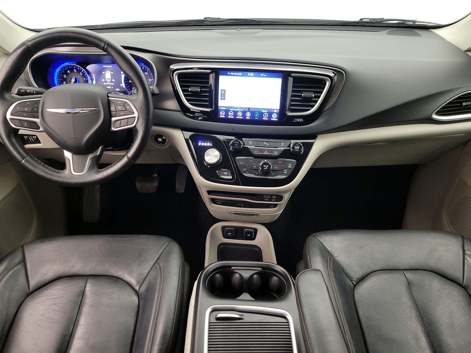 Thumbnail: 2020 Chrysler Pacifica - 9