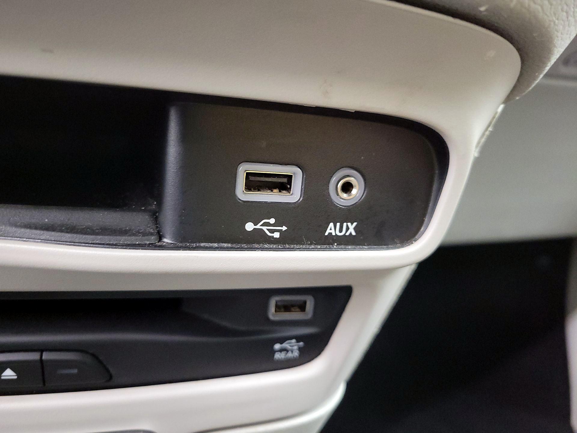 Thumbnail: 2020 Chrysler Pacifica - 19