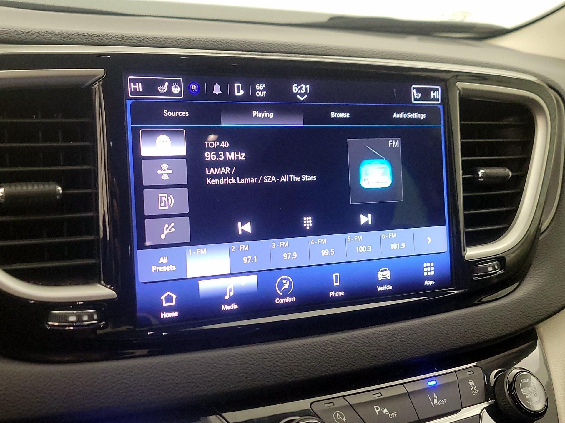 Thumbnail: 2023 Chrysler Pacifica - 15