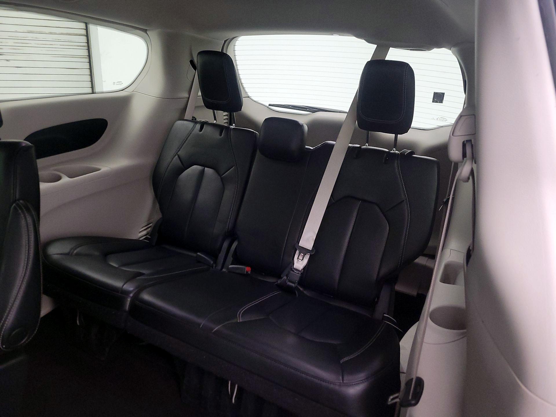 Thumbnail: 2023 Chrysler Pacifica - 20