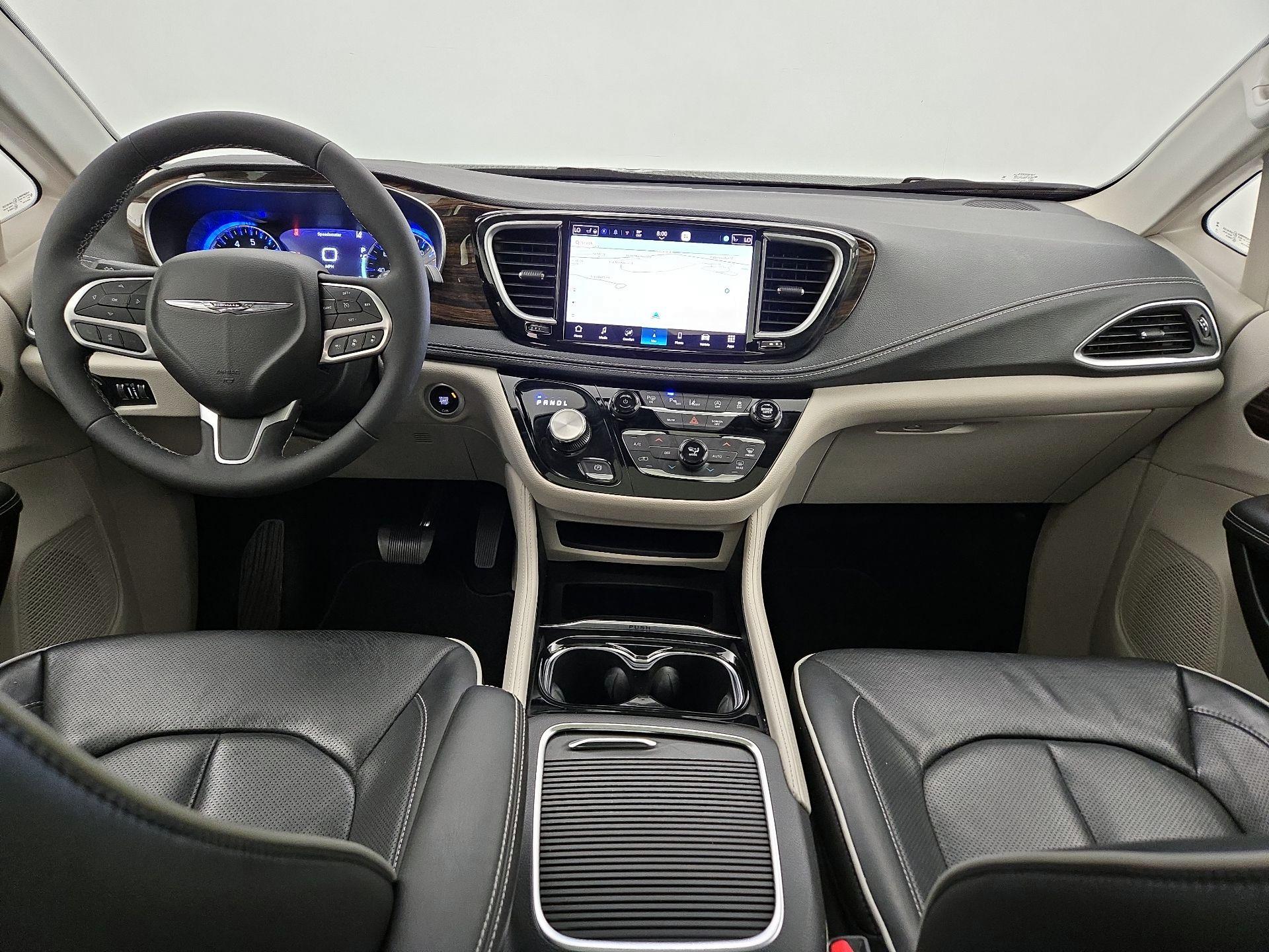 Thumbnail: 2023 Chrysler Pacifica - 9